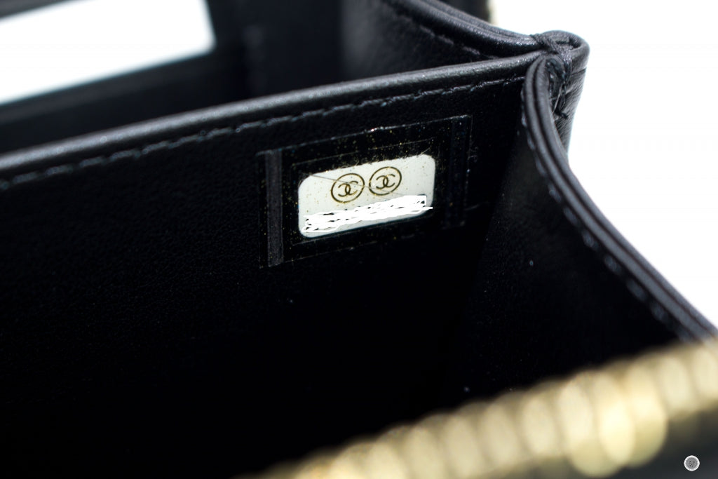 CHANEL Chanel A84452 Y06542 CC Filigree Vanity Clutch With Chain Black | Italystation.com - Shop Now at italystation.com
