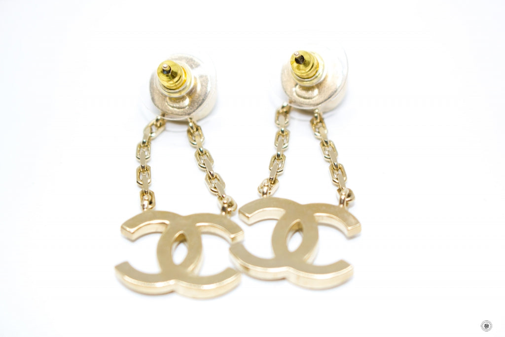 CHANEL Chanel Pearl With CC Logo Gold Metal Earrings | Italystation.com - Shop Now at italystation.com