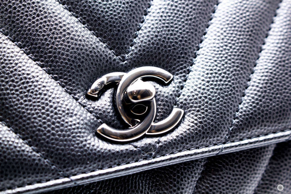 CHANEL Chanel AS2215B06818 Mini Chevron Coco Handle  Black / 94305 Cav | Italystation.com - Shop Now at italystation.com
