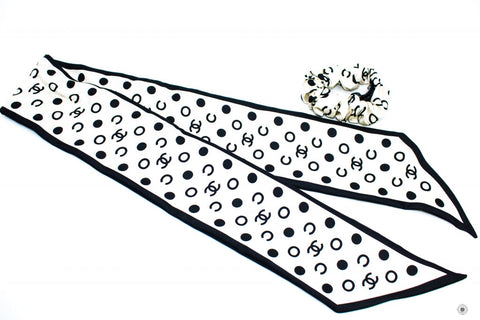 CHANEL Chanel AA7533B0560510800 Hair Accessories Ivory/black Fabric Ot | Italystation.com - Shop Now at italystation.com