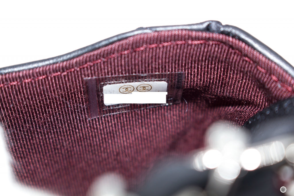 CHANEL Chanel AP2305B07199 Classic Belt Bag Black / 94305 Calfskin Sho | Italystation.com - Shop Now at italystation.com