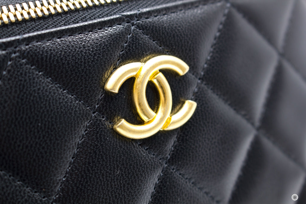 CHANEL Chanel AP2550B07242 Vanity With Gold And Silver Chain Black / 9 | Italystation.com - Shop Now at italystation.com