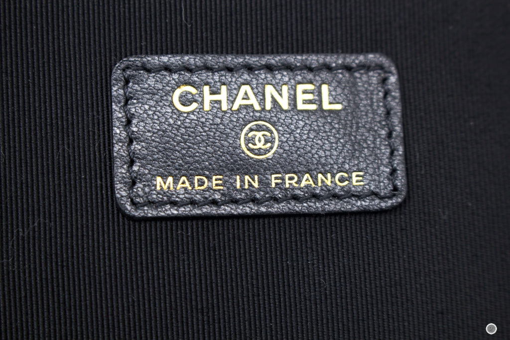 CHANEL Chanel AP2550B07242 Vanity With Gold And Silver Chain Black / 9 | Italystation.com - Shop Now at italystation.com