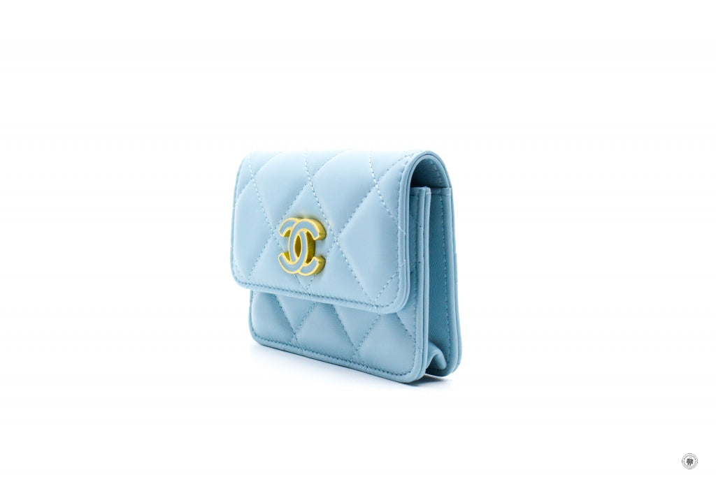 CHANEL Chanel AP2637B07570 Belt Bag With CC Enamel Logo Baby Blue / NG | Italystation.com - Shop Now at italystation.com