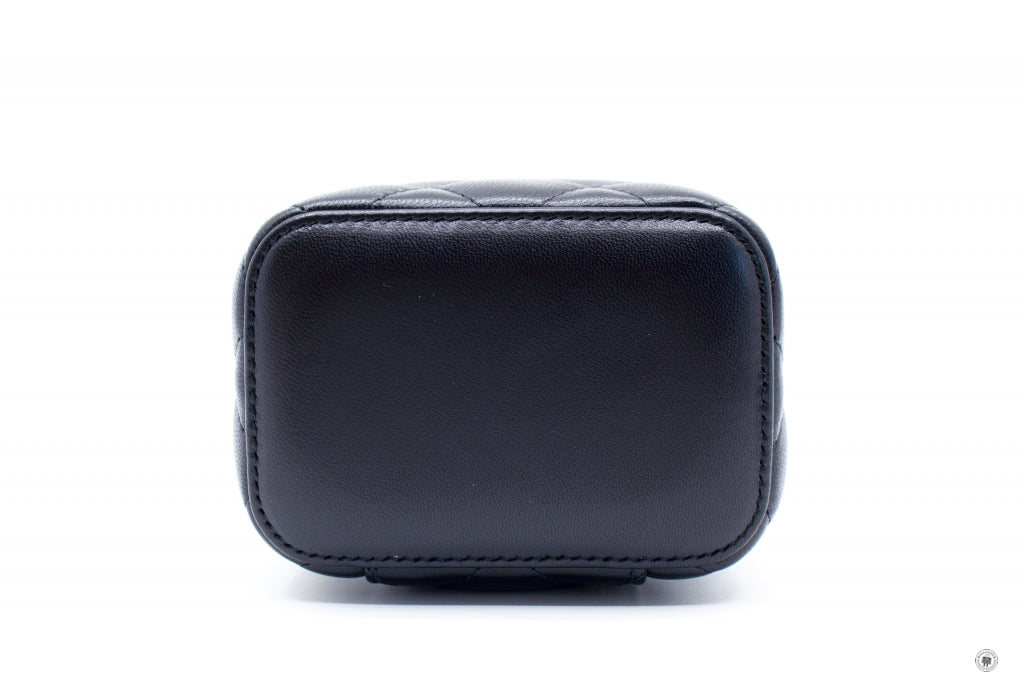 CHANEL Chanel AP1340Y04059 Small Vanity Case  Black / C3906 Lambskin S | Italystation.com - Shop Now at italystation.com