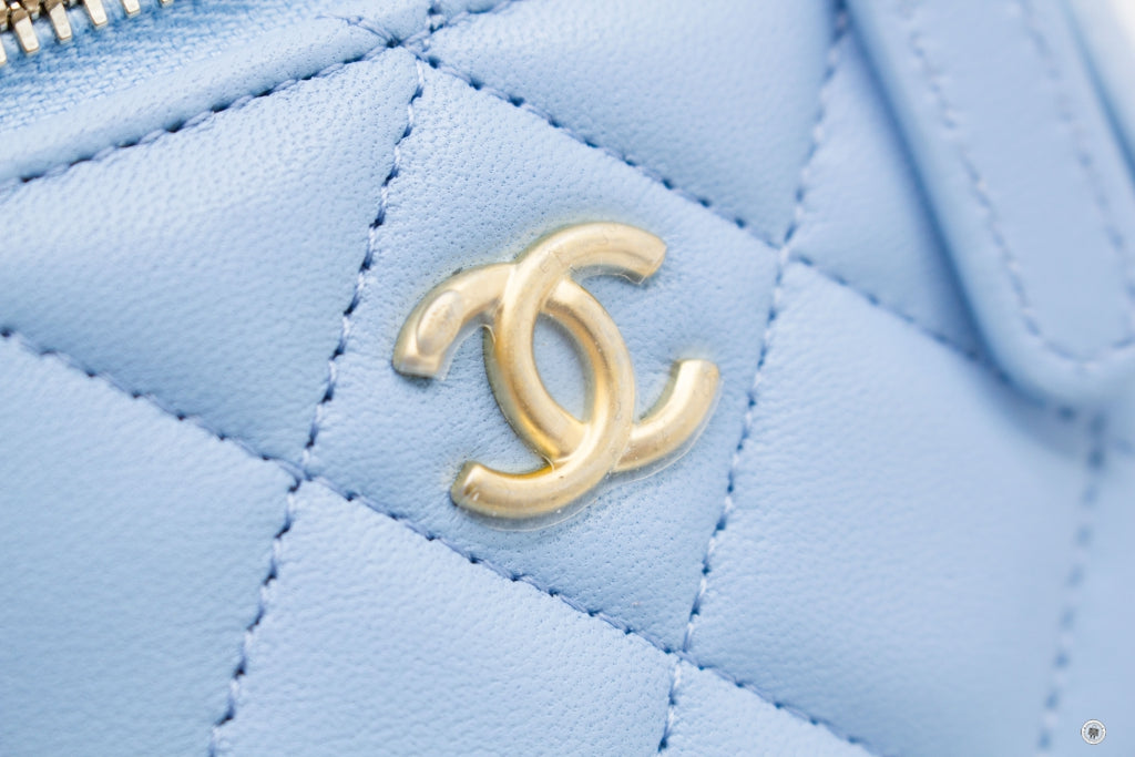 CHANEL Chanel AP1447B08034 Small Vanity With Chain Crush Light Blue /  | Italystation.com - Shop Now at italystation.com