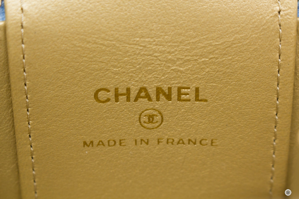 CHANEL Chanel AP1447B08034 Small Vanity With Chain Crush Light Blue /  | Italystation.com - Shop Now at italystation.com