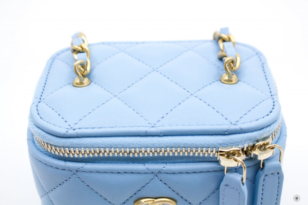 CHANEL Chanel AP1447B08034 Small Vanity With Chain Crush Light Blue /  | Italystation.com - Shop Now at italystation.com