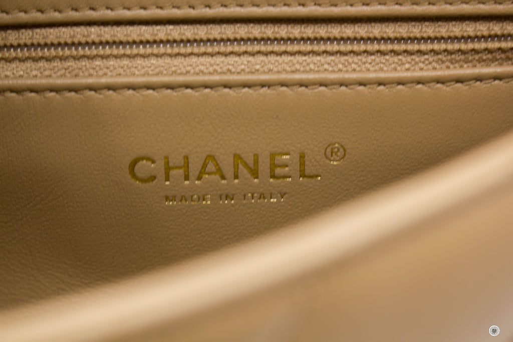 CHANEL Chanel AS3457 B08840  Mini Flap Bag With Heart Charms BJ523 / B | Italystation.com - Shop Now at italystation.com
