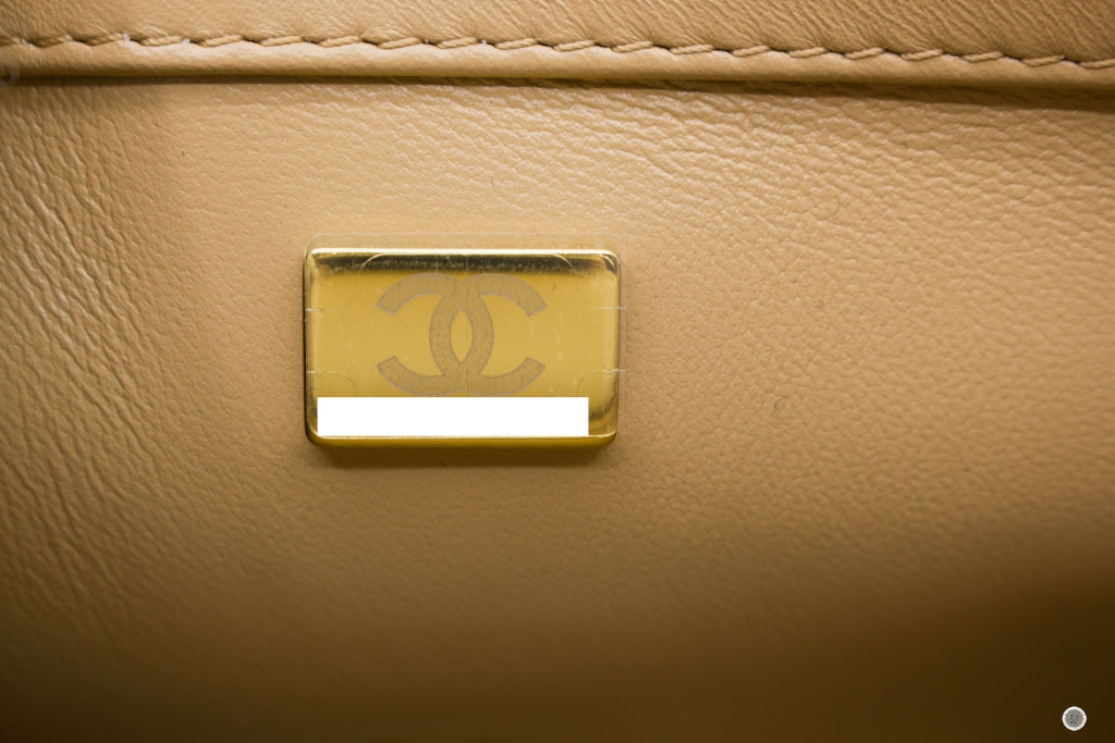 CHANEL Chanel AS3457 B08840  Mini Flap Bag With Heart Charms BJ523 / B | Italystation.com - Shop Now at italystation.com