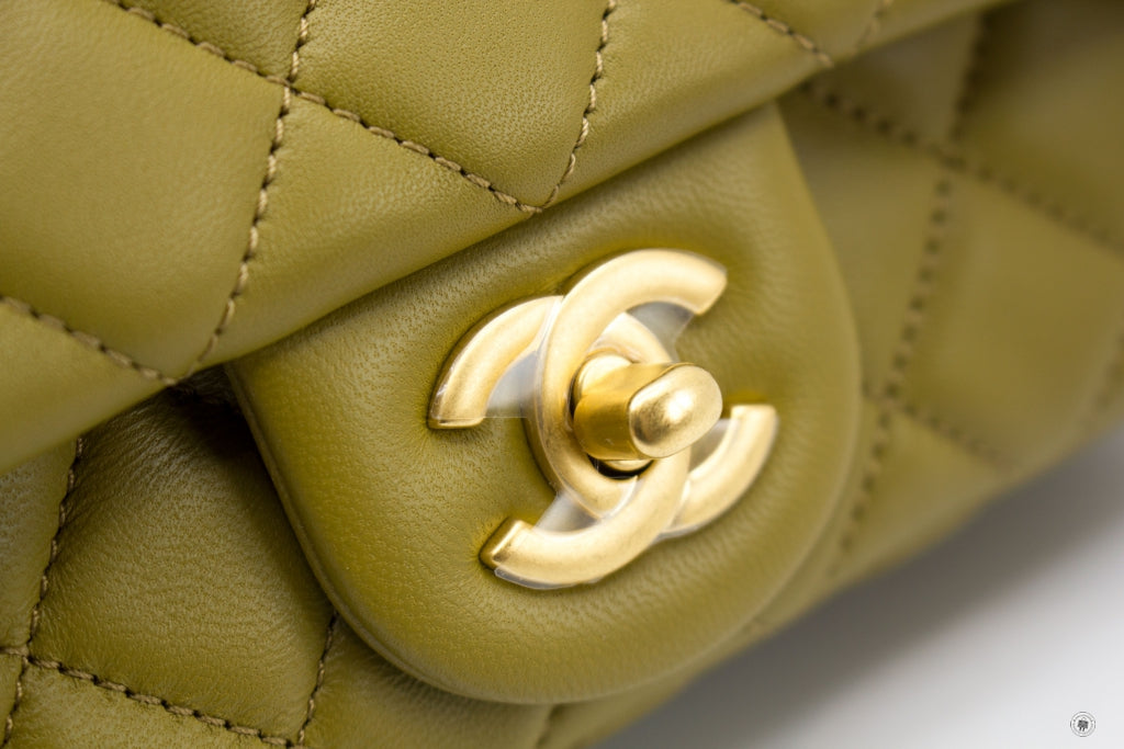 CHANEL Chanel AS1787 B02916 Mini Flap Bag Crush Avocado / NJ526 Lambsk | Italystation.com - Shop Now at italystation.com