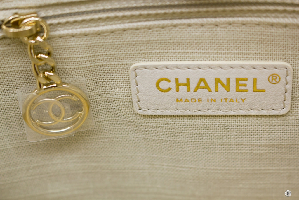 CHANEL Chanel AS3351 B08435 NI687 Deauville Medium Shopping Bag Beige  | Italystation.com - Shop Now at italystation.com