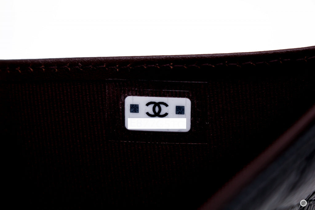 CHANEL Chanel AP0231 Y01588 Classic Fold Wallet (old Model: A82288) Bl | Italystation.com - Shop Now at italystation.com