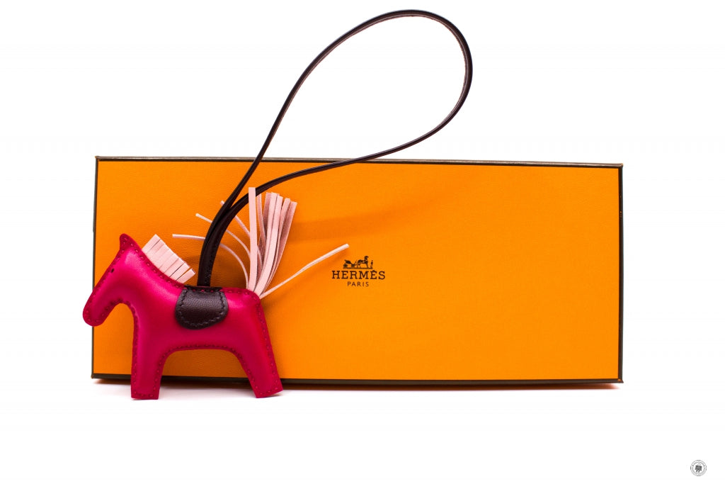 HERMES Hermes H064929 Rodeo PM Lambskin Charm Framboi/rose Saku/rge La | Italystation.com - Shop Now at italystation.com