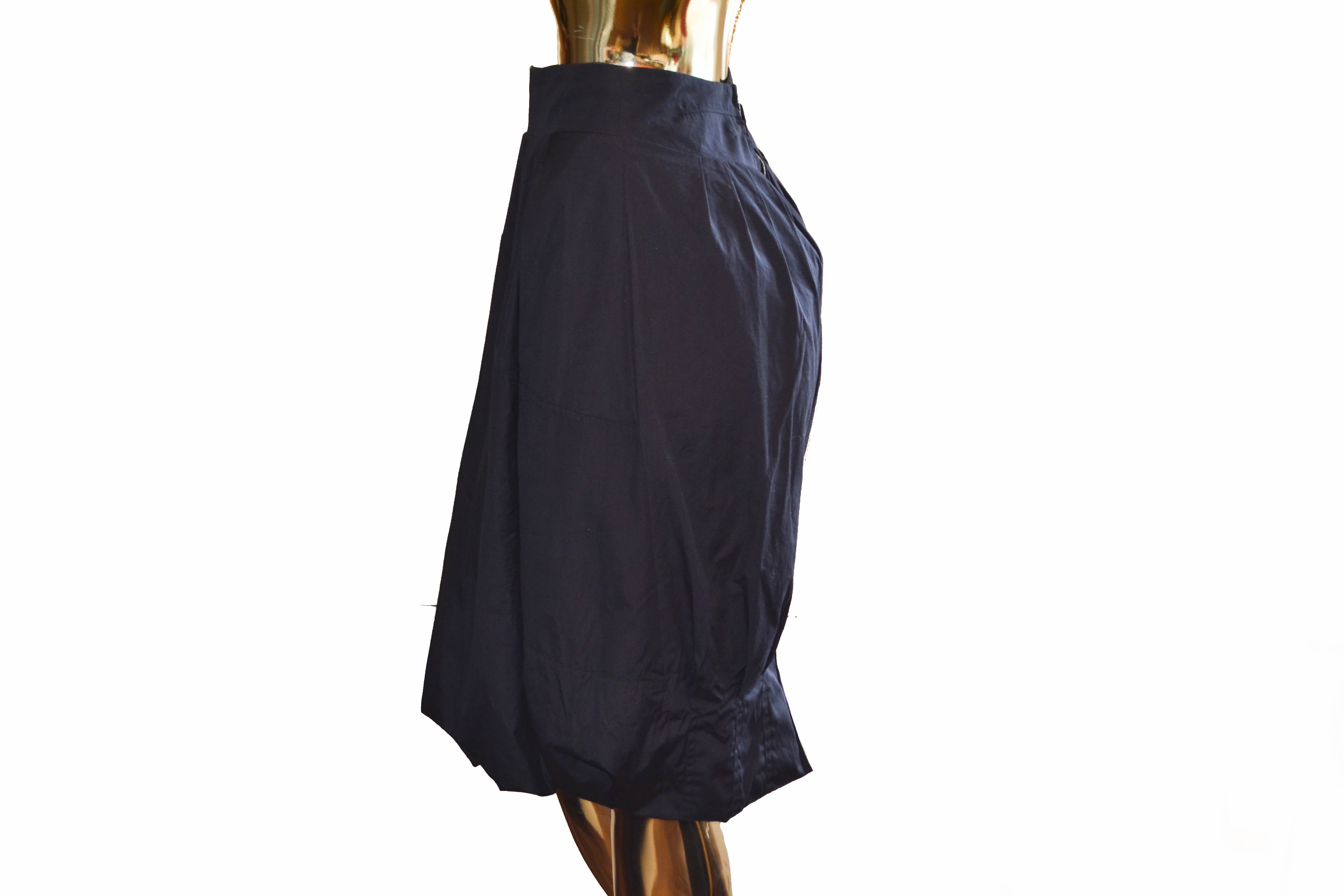 Authentic Louis Vuitton Navy Balloon Skirt Size 34 – Paris Station