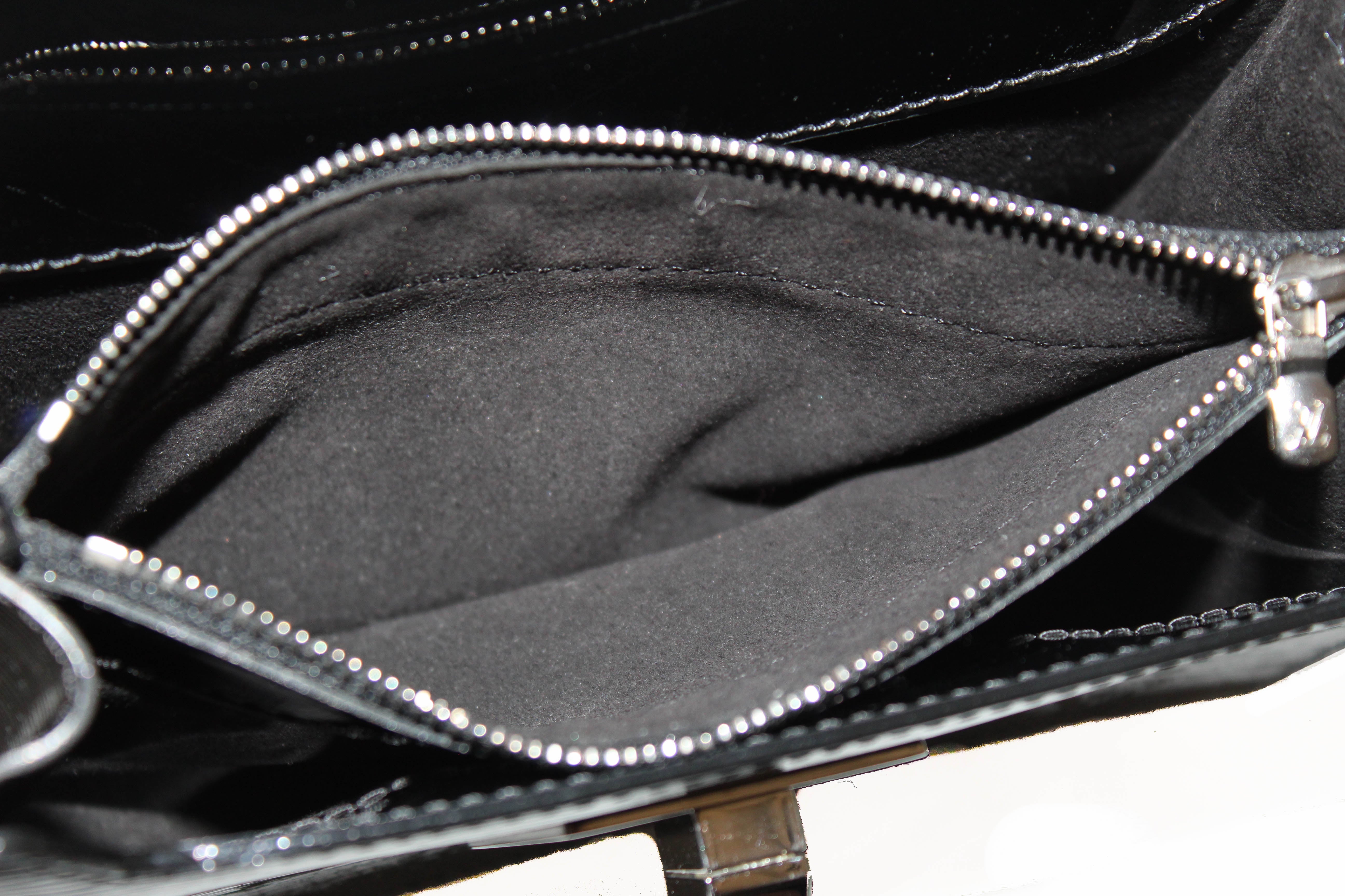 Louis Vuitton Sevigne Clutch Electric Epi Leather Black 454852