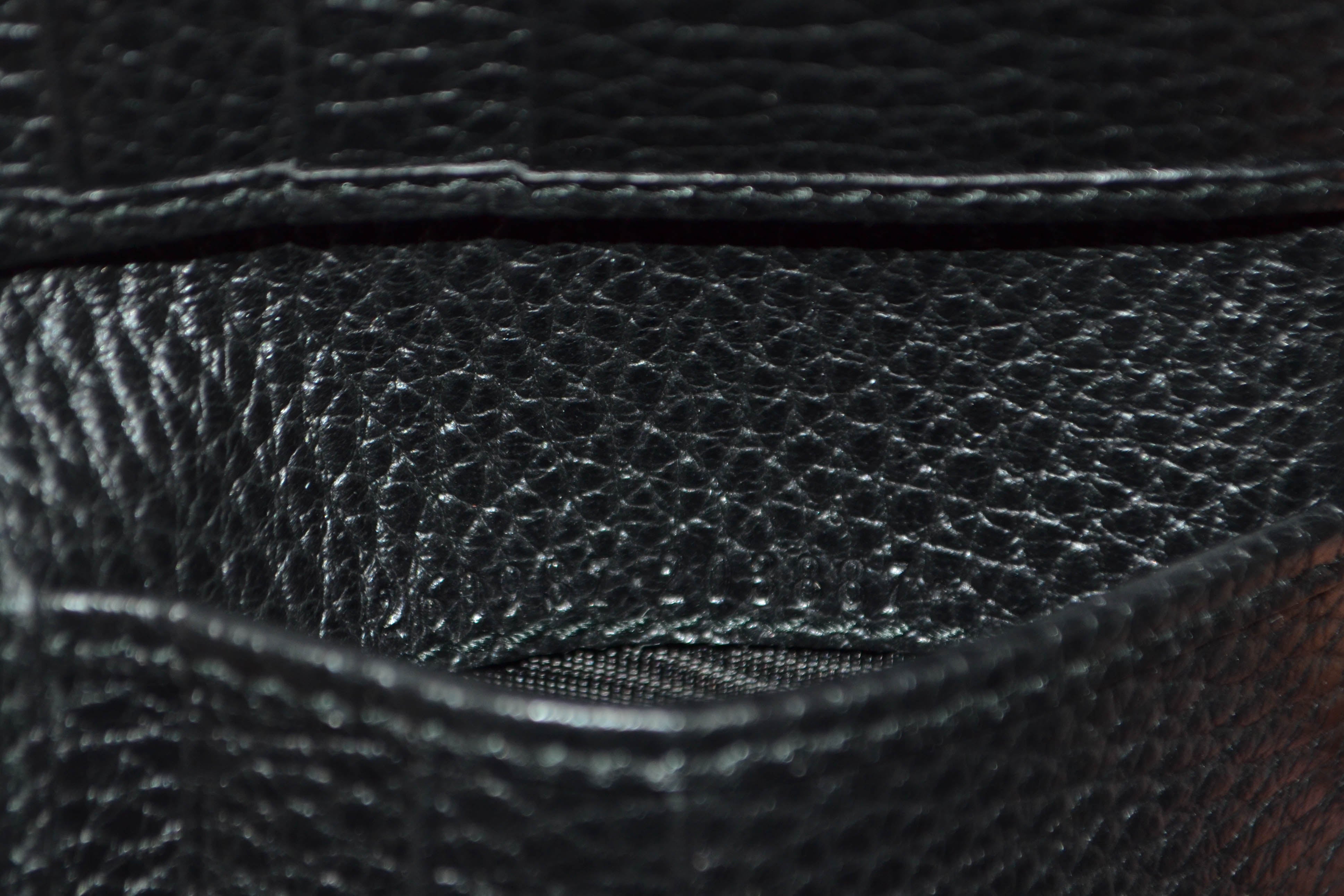 New Authentic Gucci Black Men's Leather Bi-Fold Wallet