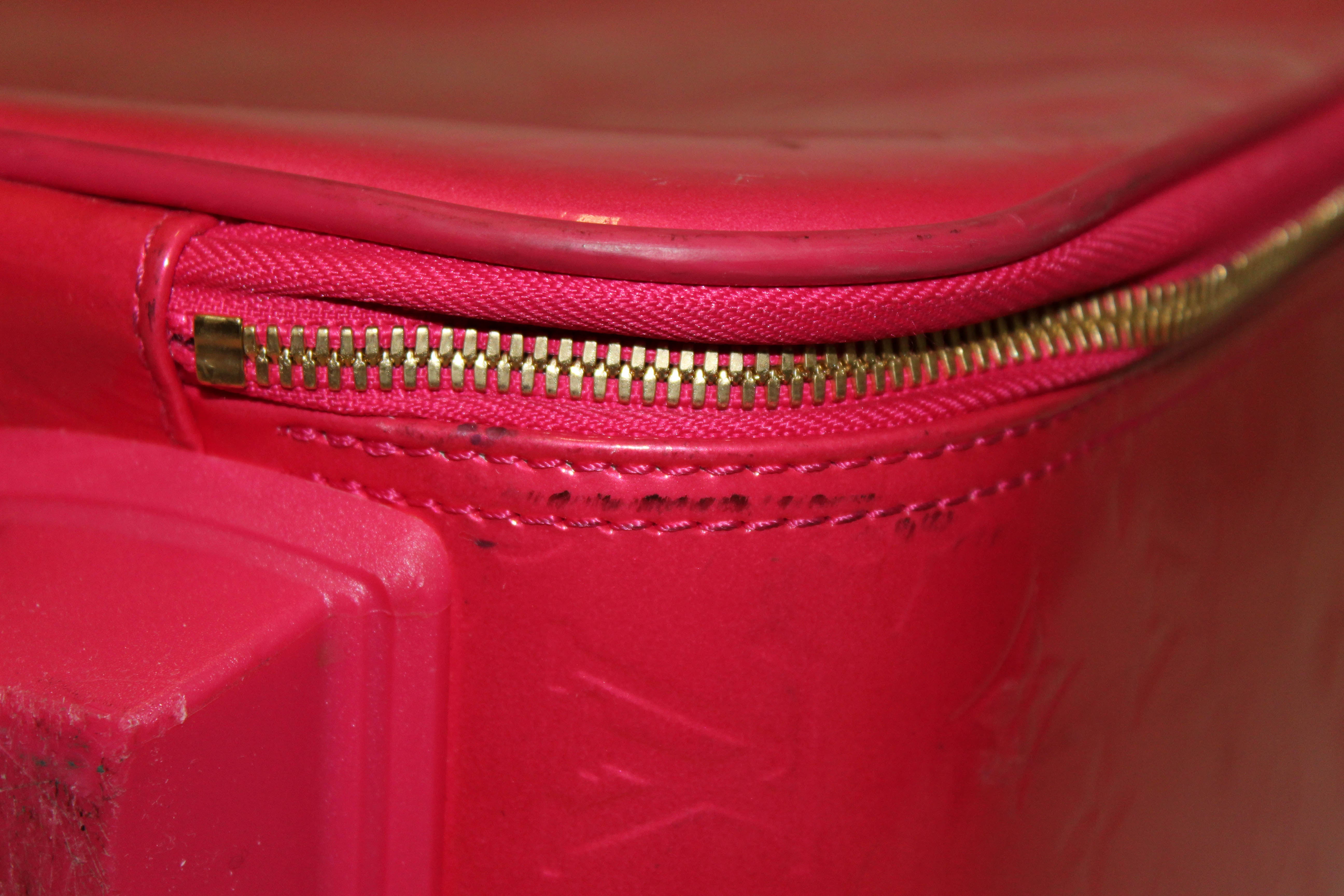 Louis Vuitton 2013 Pre-owned Vernis Monogram Pegase 45 Suitcase - Red