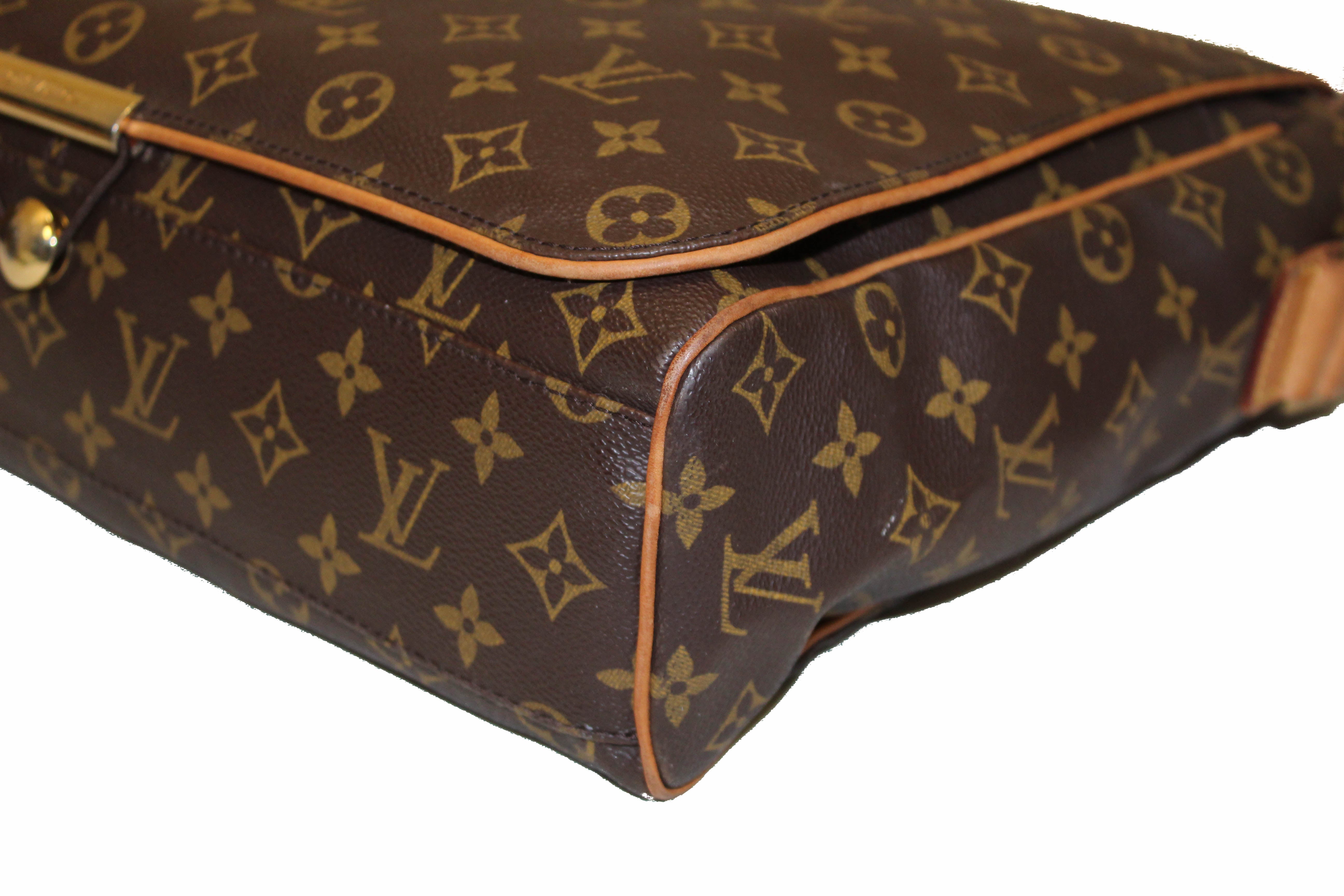 Authentic Louis Vuitton Classic Monogram Abbesses Messenger Bag – Paris  Station Shop