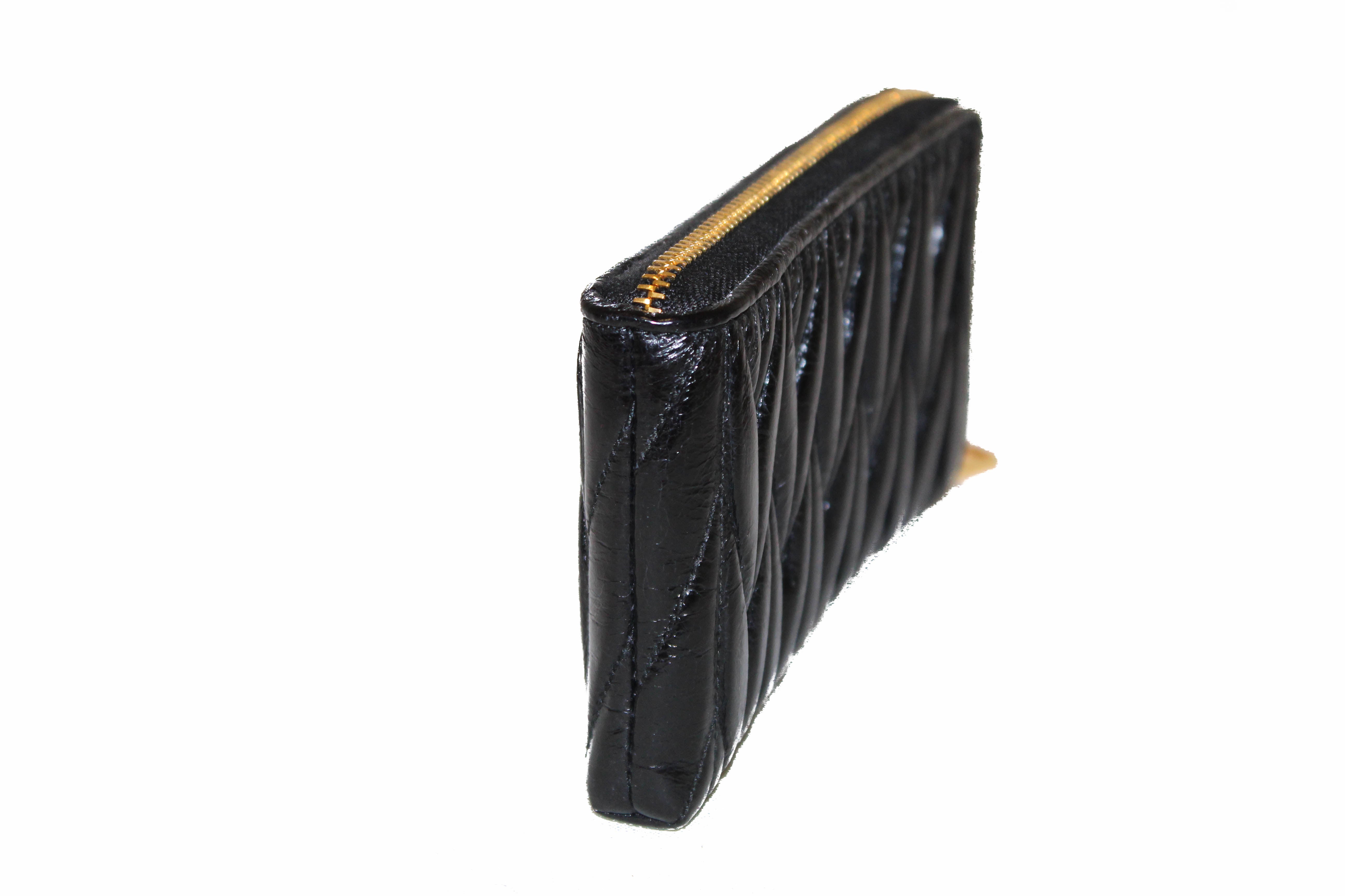 Authentic New Miu Miu Black Matelasse Distressed Leather Card Holder Wallet