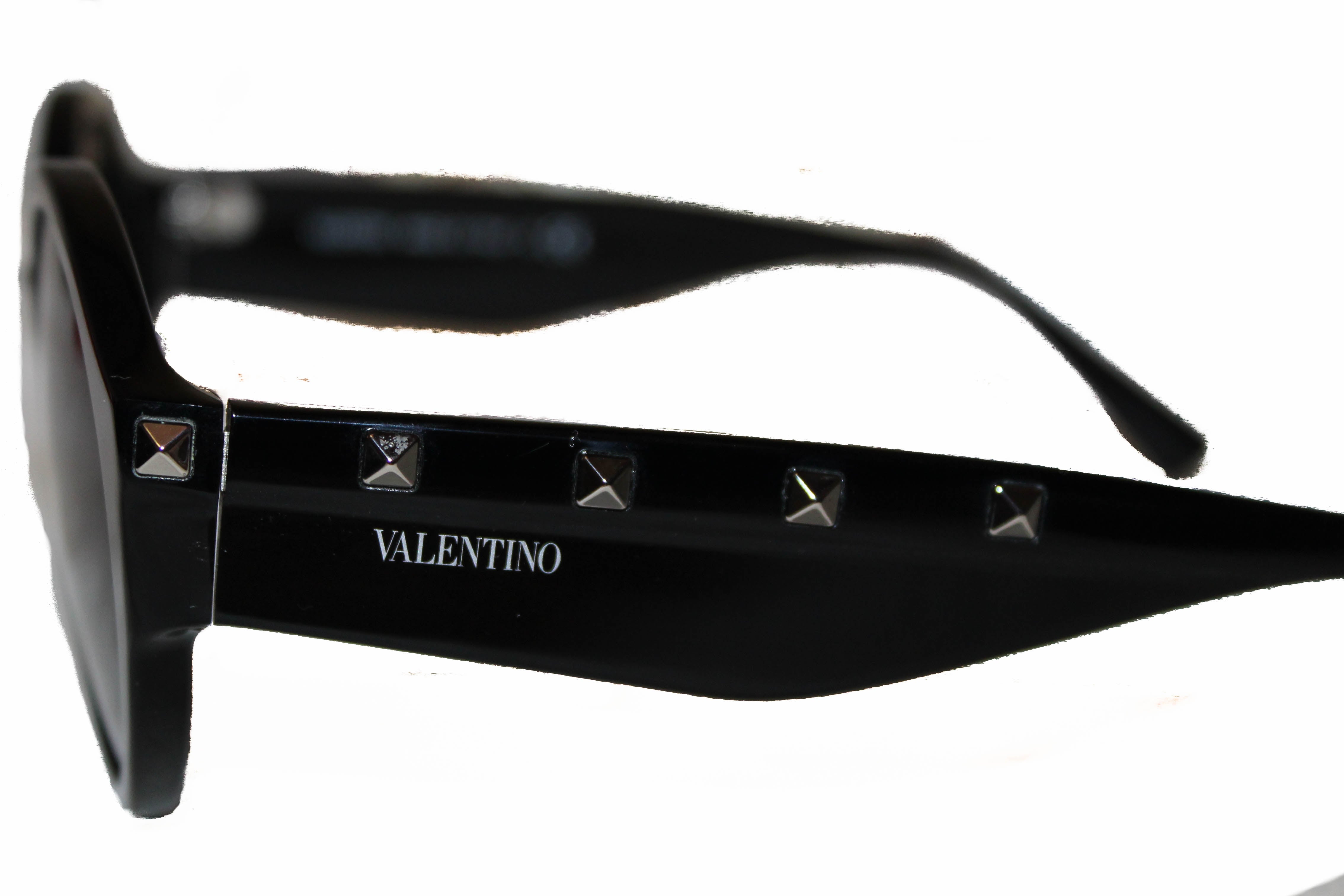 Authentic New Valentino VA4047 Black Rockstud Round Sunglasses