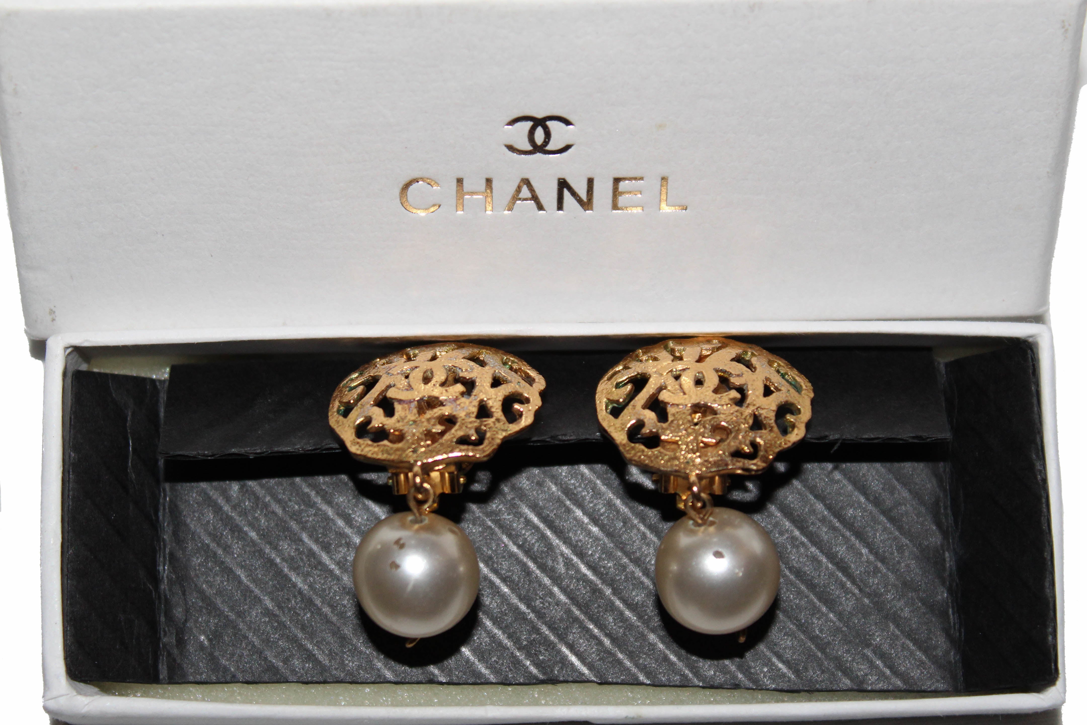 Authentic Chanel Vintage CC Gold Plated Pearl Drop Clip On Earrings