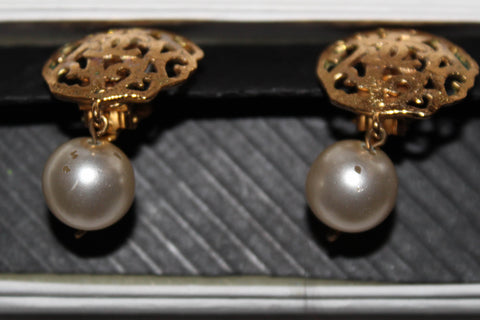 Authentic Chanel Vintage CC Gold Plated Pearl Drop Clip On Earrings