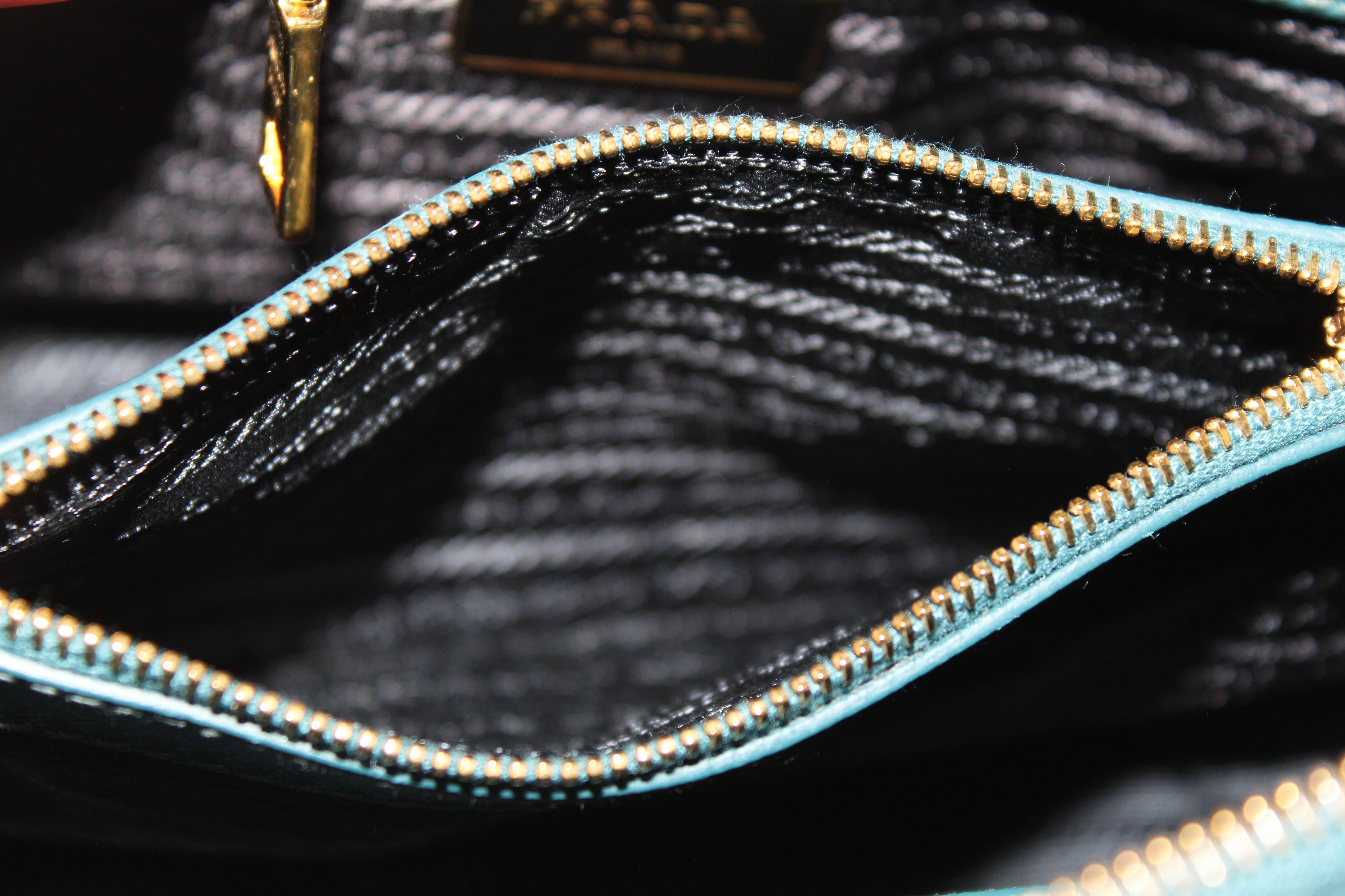 Promenade bag in blue patent leather Prada - Second Hand / Used