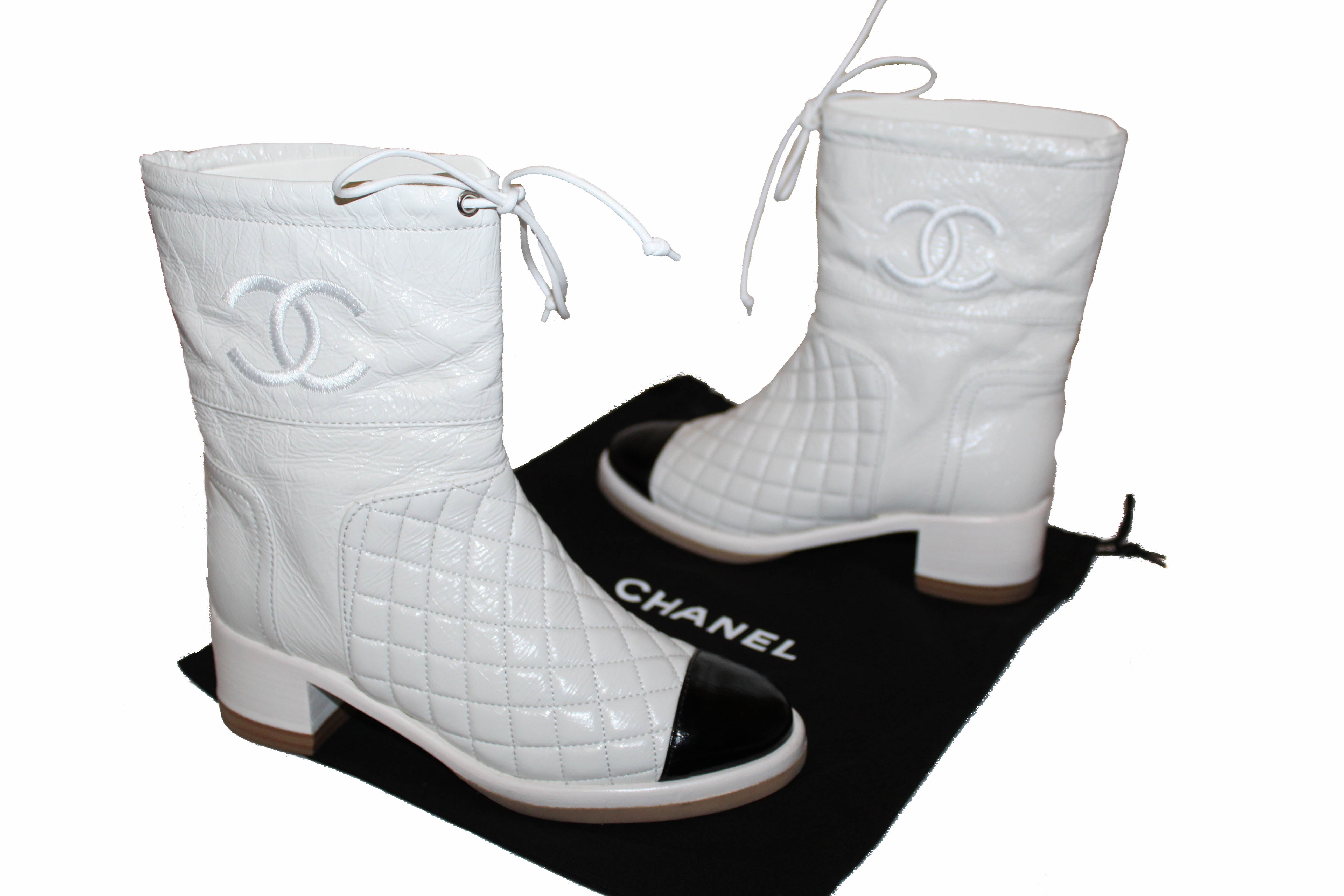 Authentic Chanel Black White Crumpled Calfskin Logo Short Boots Size 35.5 C