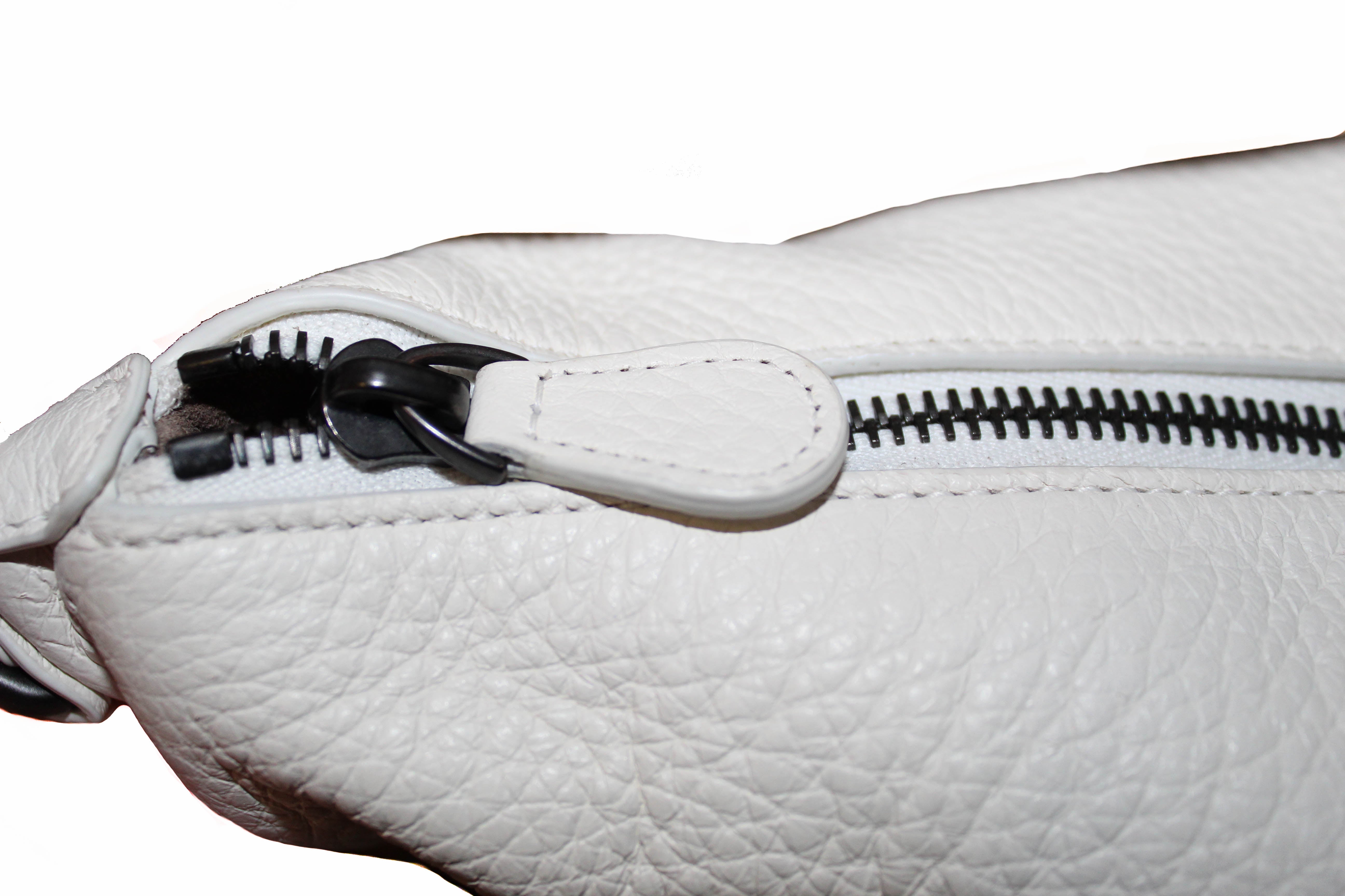 Authentic New Bottega Veneta White Cervo Medium Leather Shoulder Hobo Bag