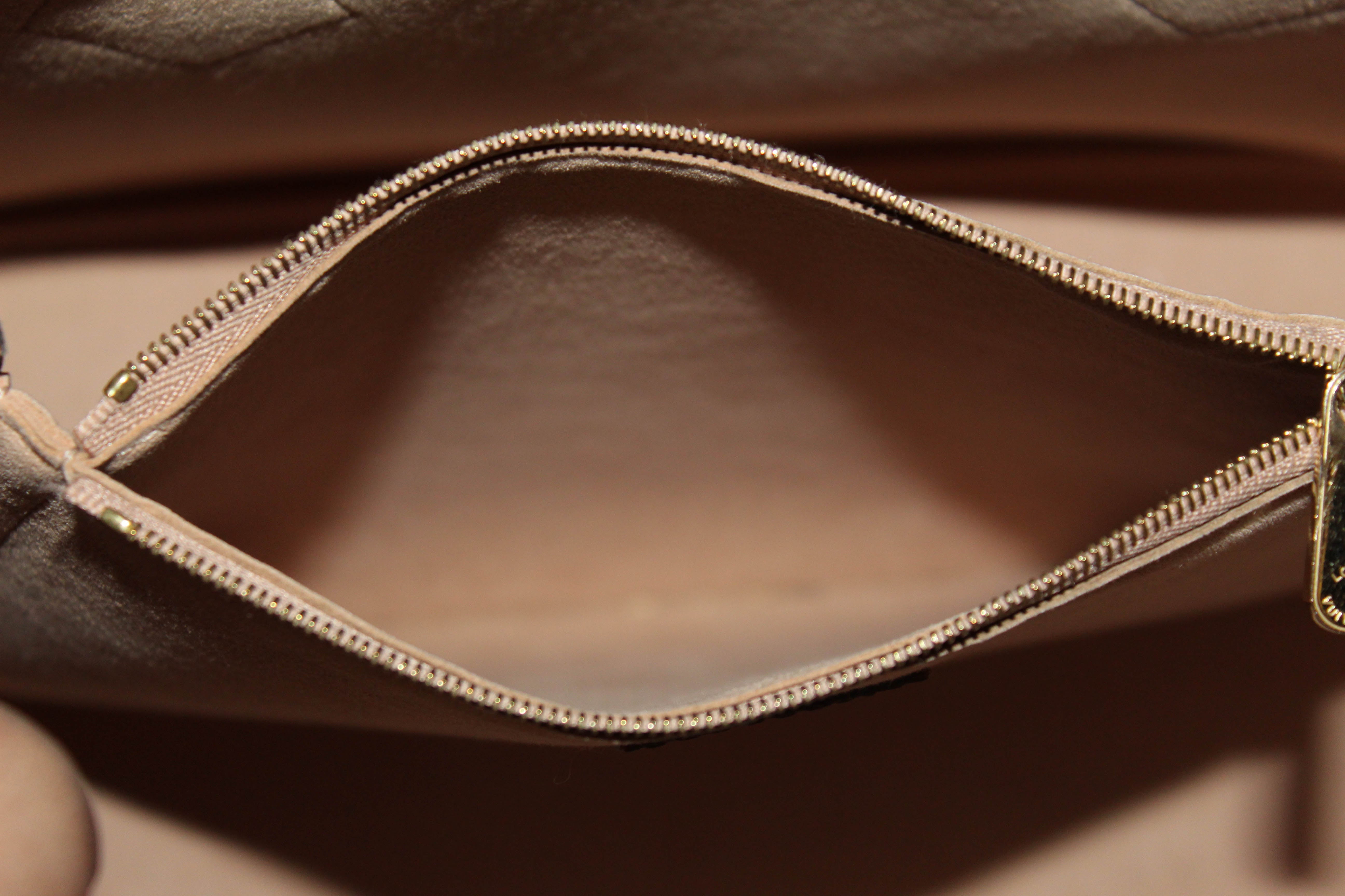 Louis Vuitton Ebene Kensington Bag – The Closet