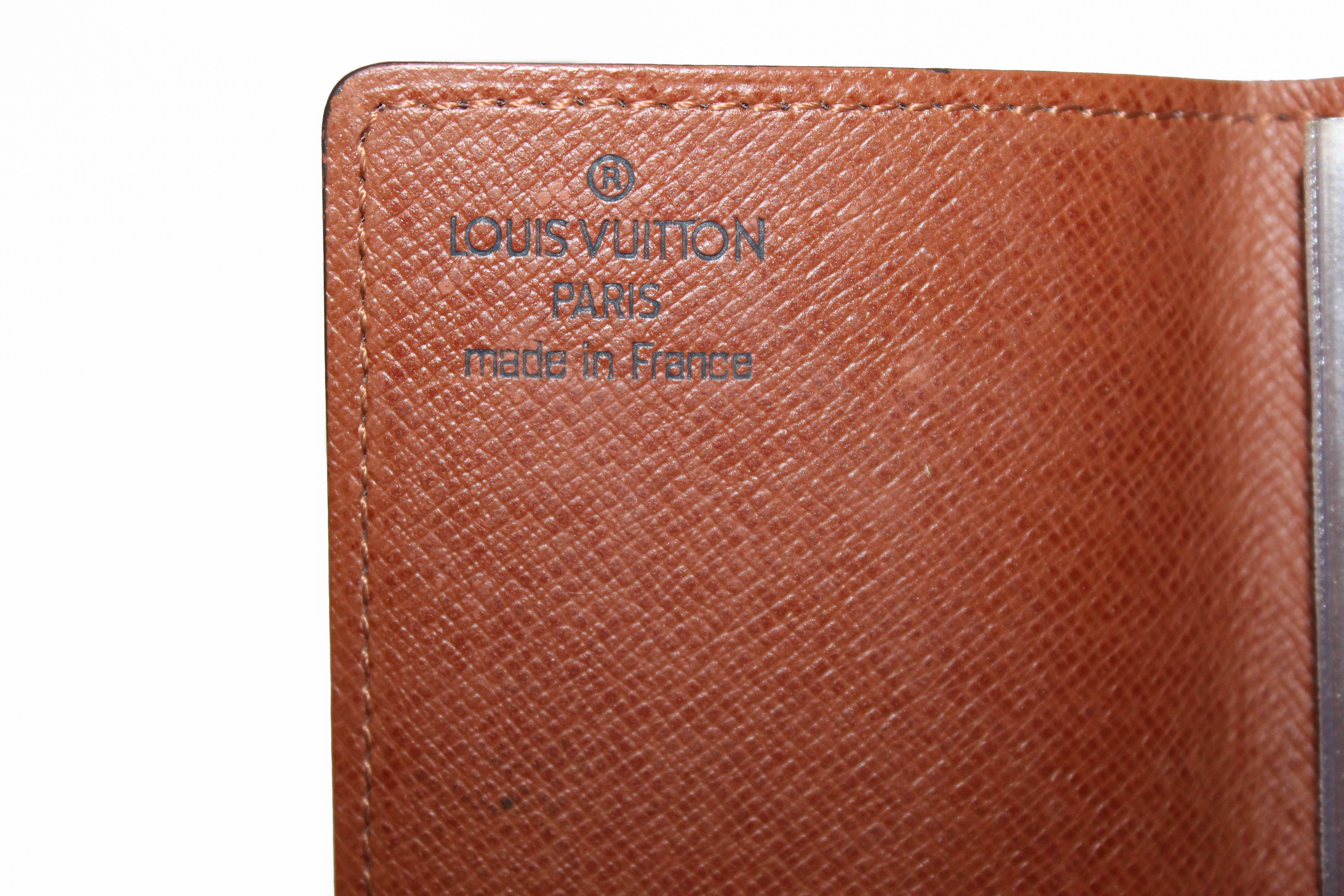 Louis Vuitton Monogram Street Style Leather Card Holder Logo Long