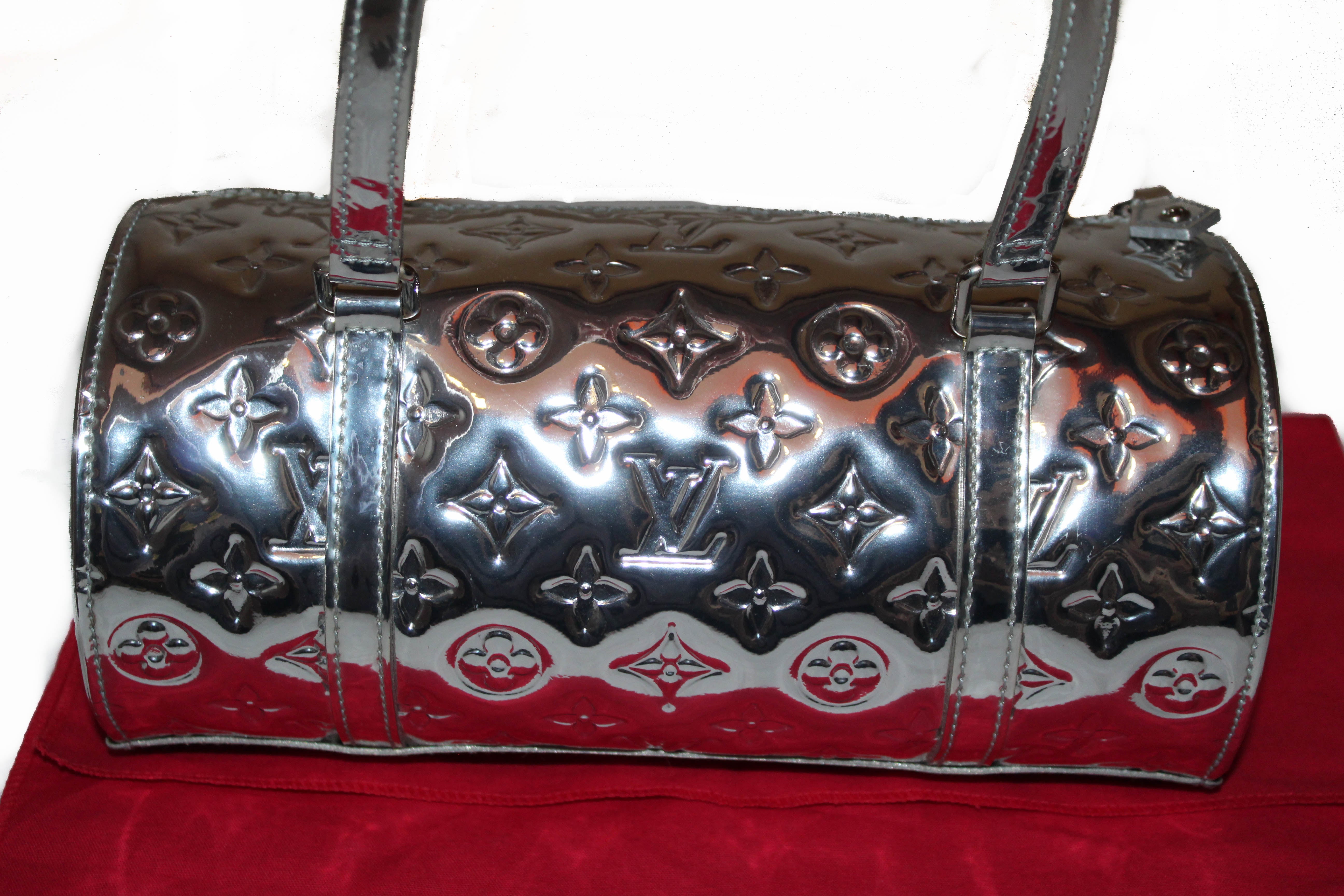 Louis Vuitton - Authenticated Papillon Handbag - Silver Plain for Women, Very Good Condition