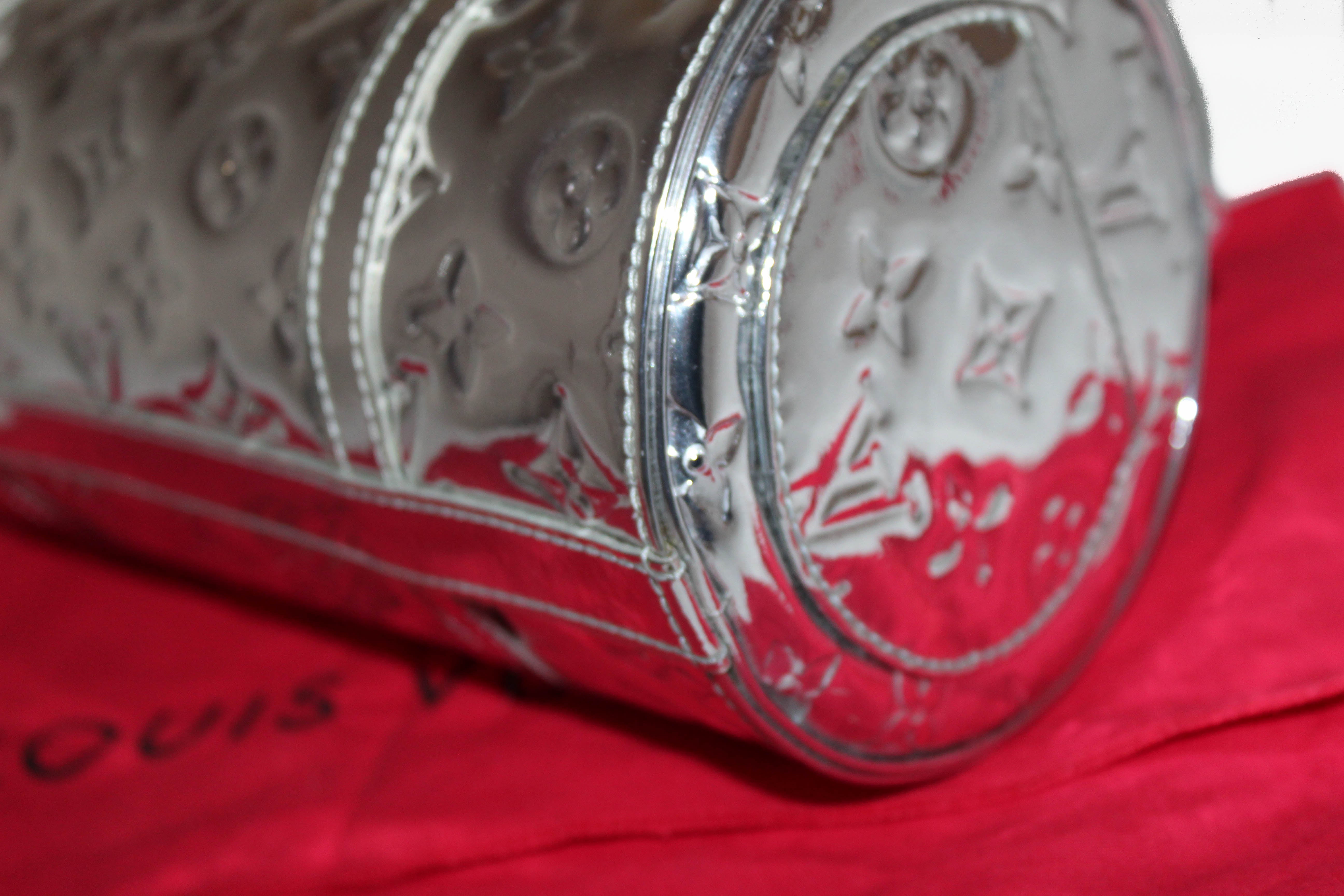 Louis Vuitton papillon mirror Silvery Leather ref.35176 - Joli Closet