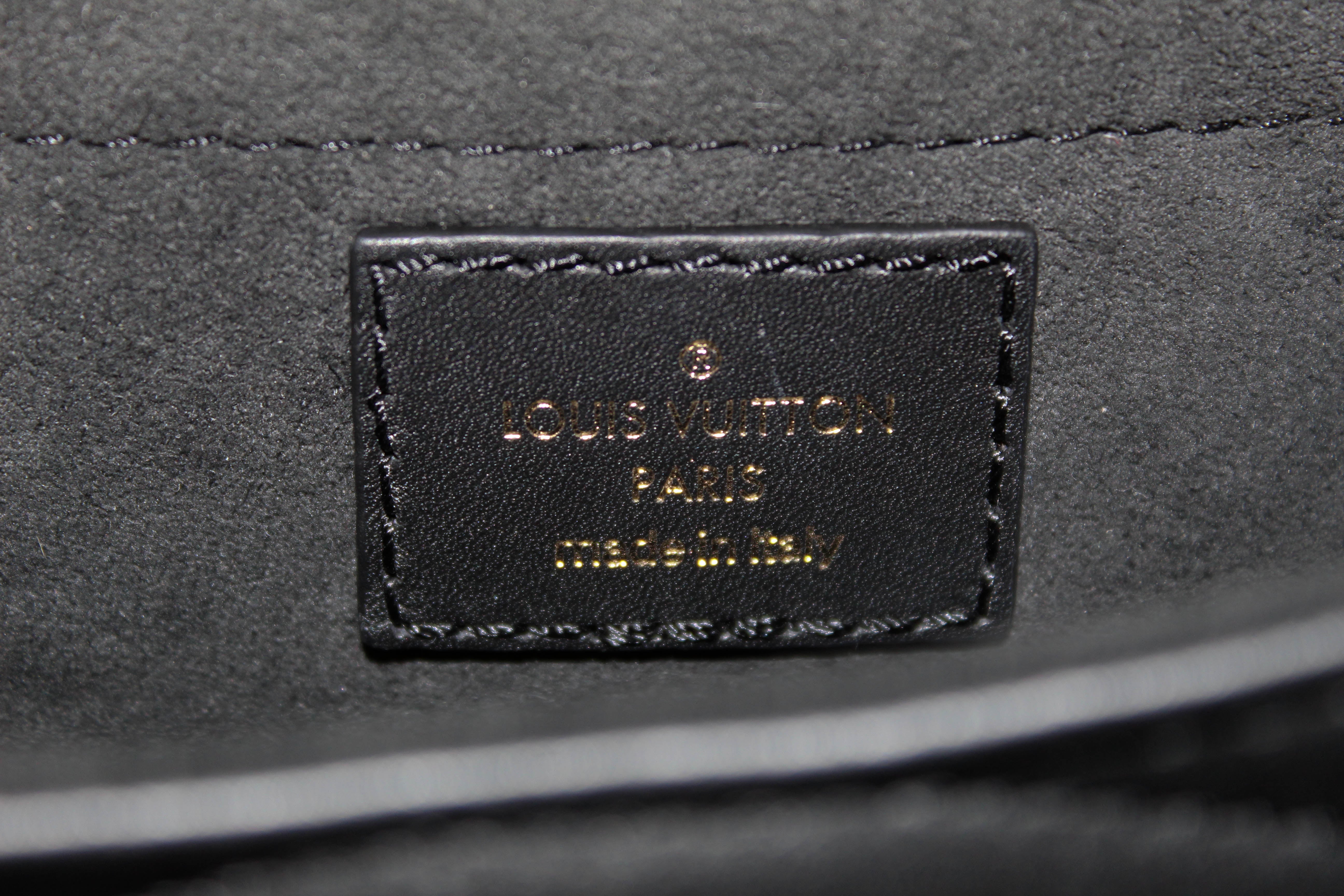 Louis Vuitton New Wave Chain Bag PM - Black Shoulder Bags, Handbags -  LOU666985
