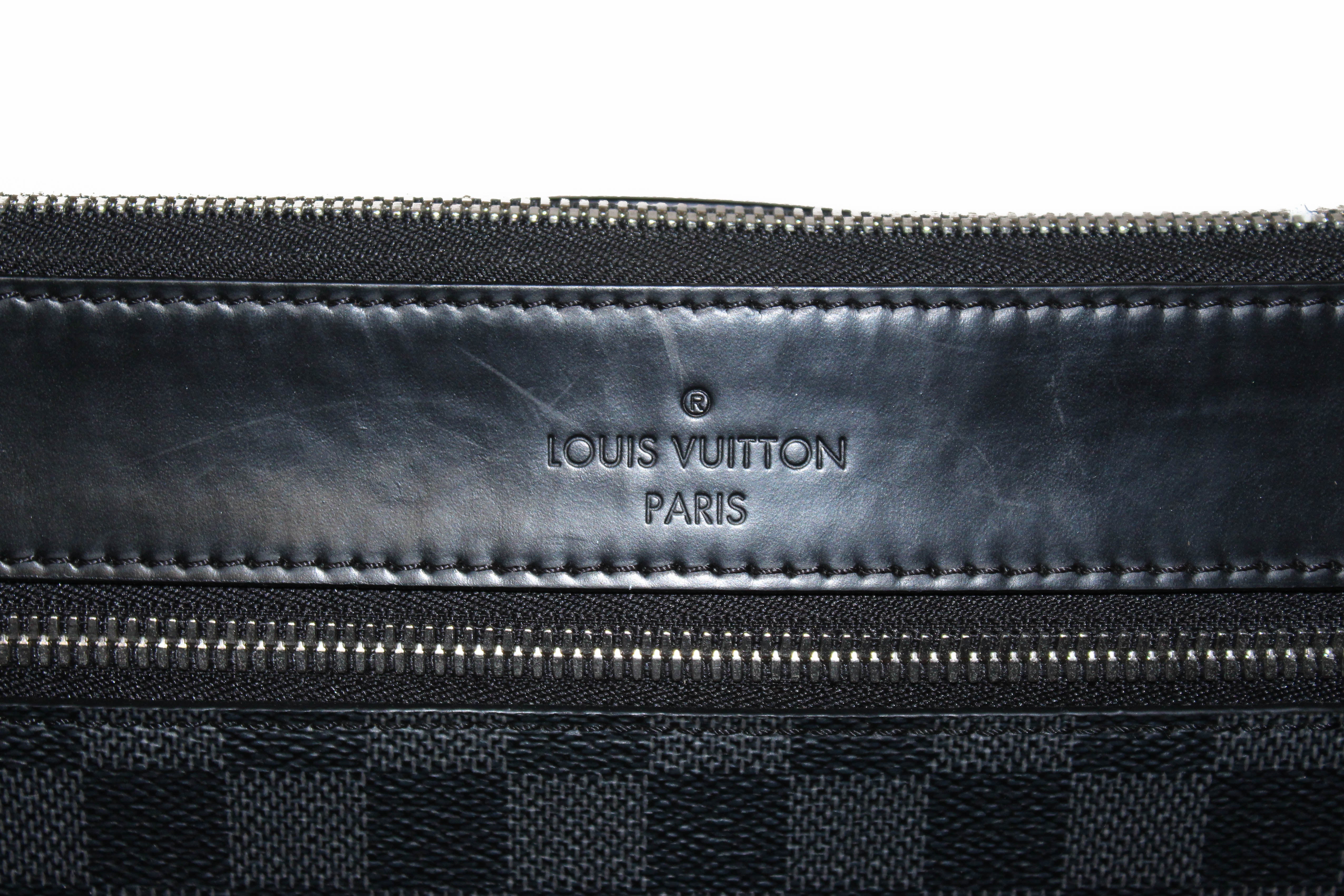 Louis Vuitton Black x Grey Damier Graphite Mick MM Messenger Crossbody –  Bagriculture