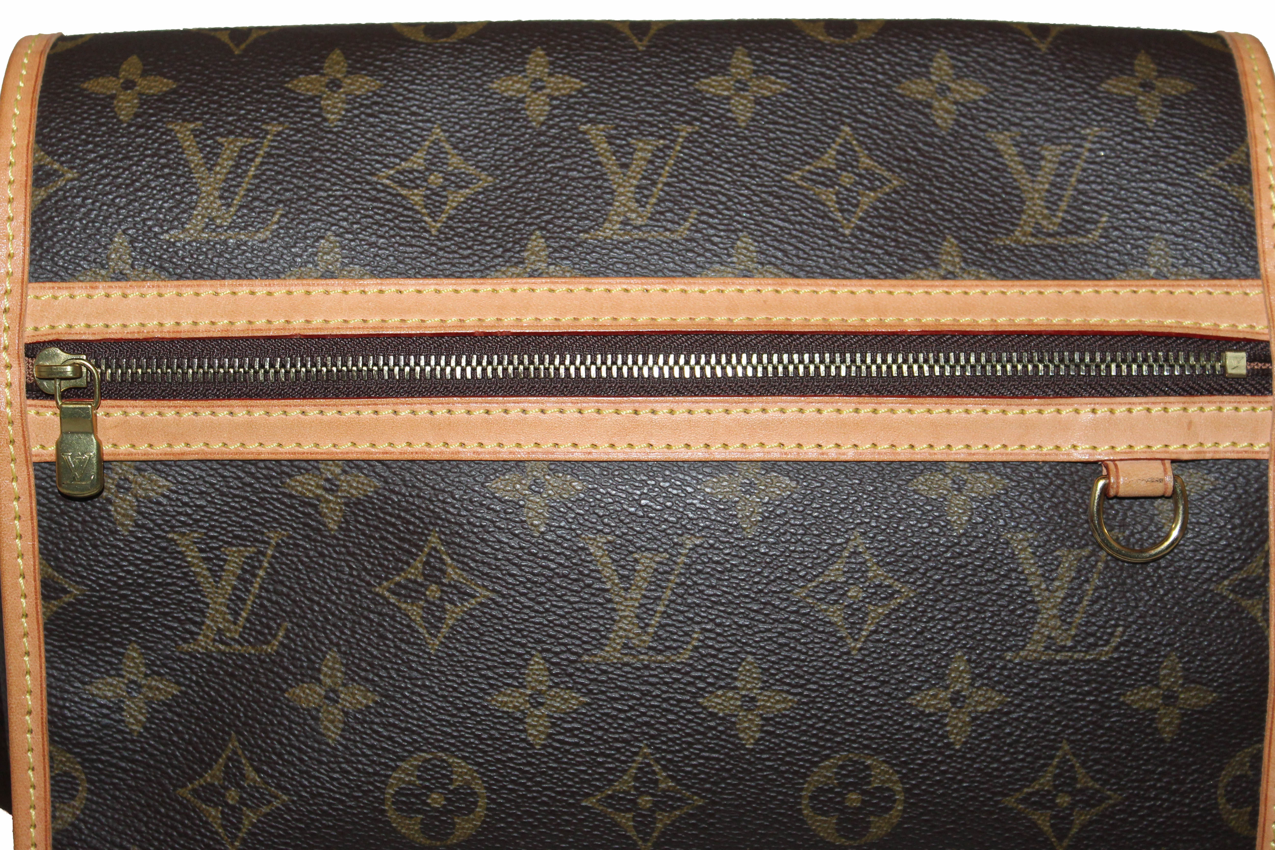 Authentic Louis Vuitton Classic Monogram Bosphore MM Messenger Bag – Paris  Station Shop