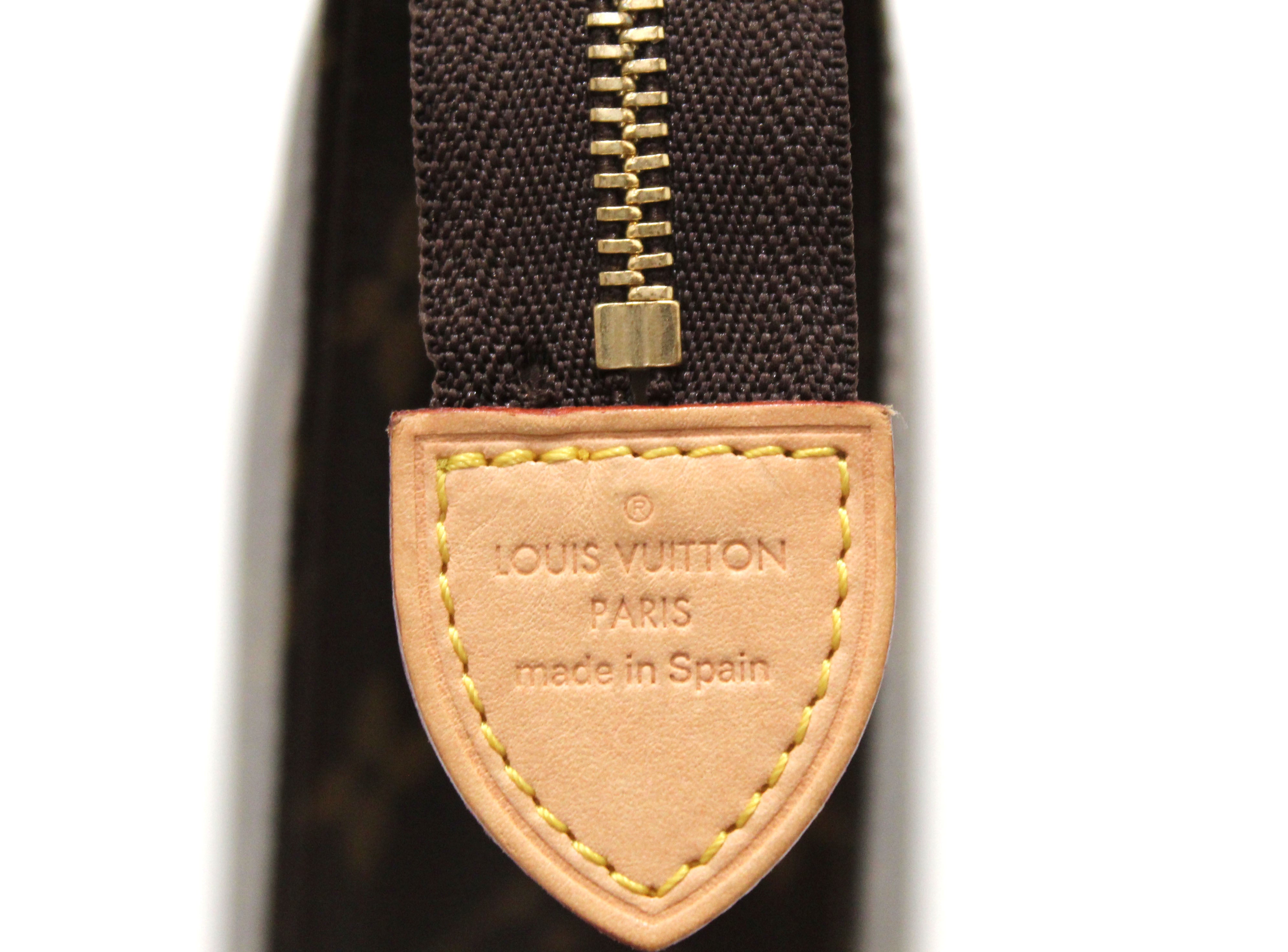 Louis Vuitton TOILETRY POUCH 26 - BrandConscious Authentics