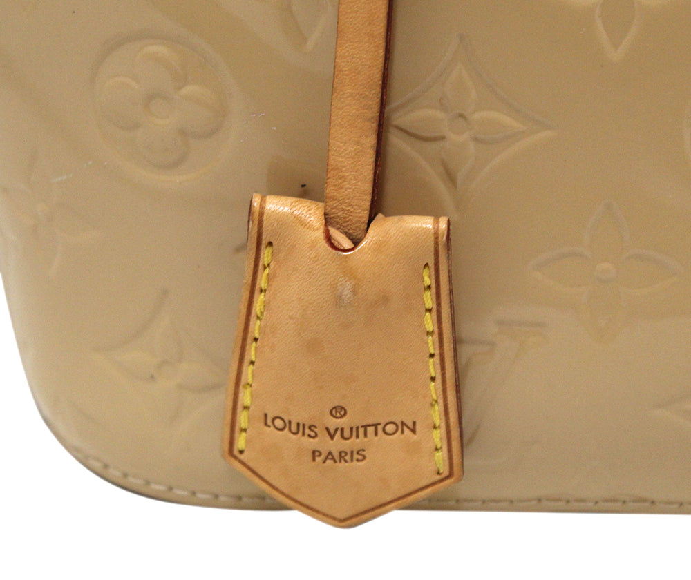 Authentic LOUIS VUITTON Logo Shoulder Strap Leather Beige Gold Bag