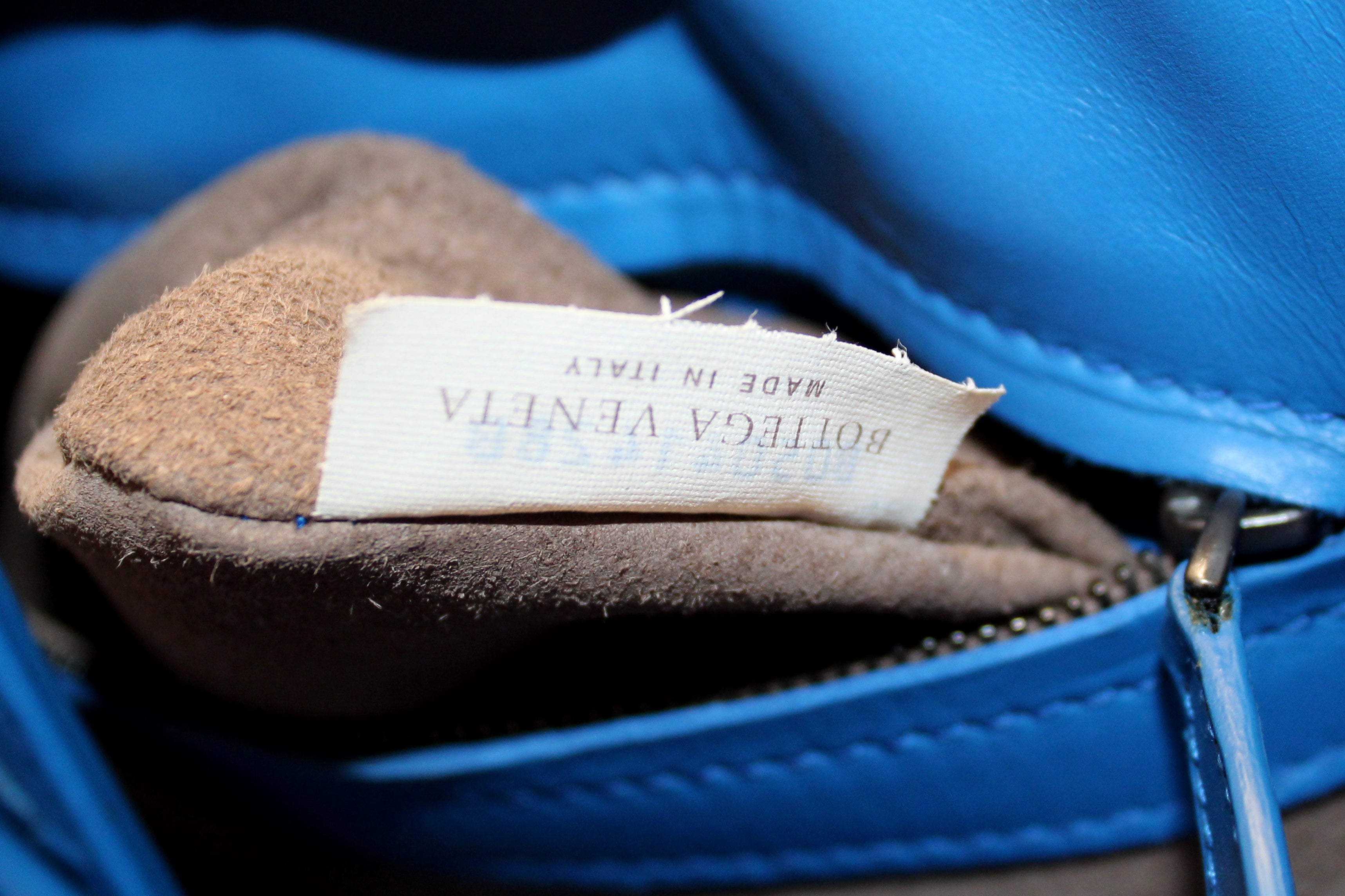 Authentic Bottega Veneta Blue Intrecciato Woven Leather Large Roma Tote