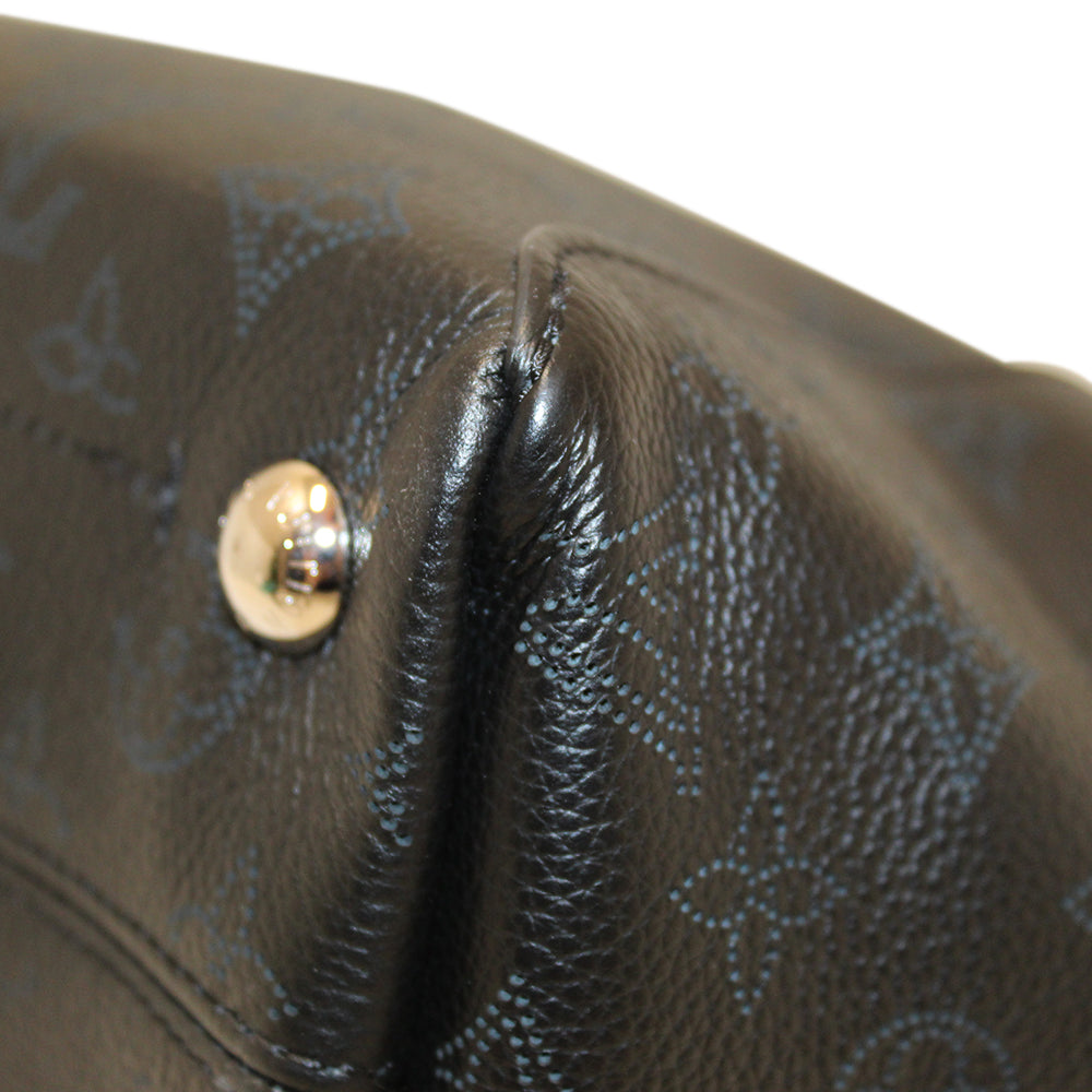 What's in my Mahina Hina PM Leather Bag from Babala. 