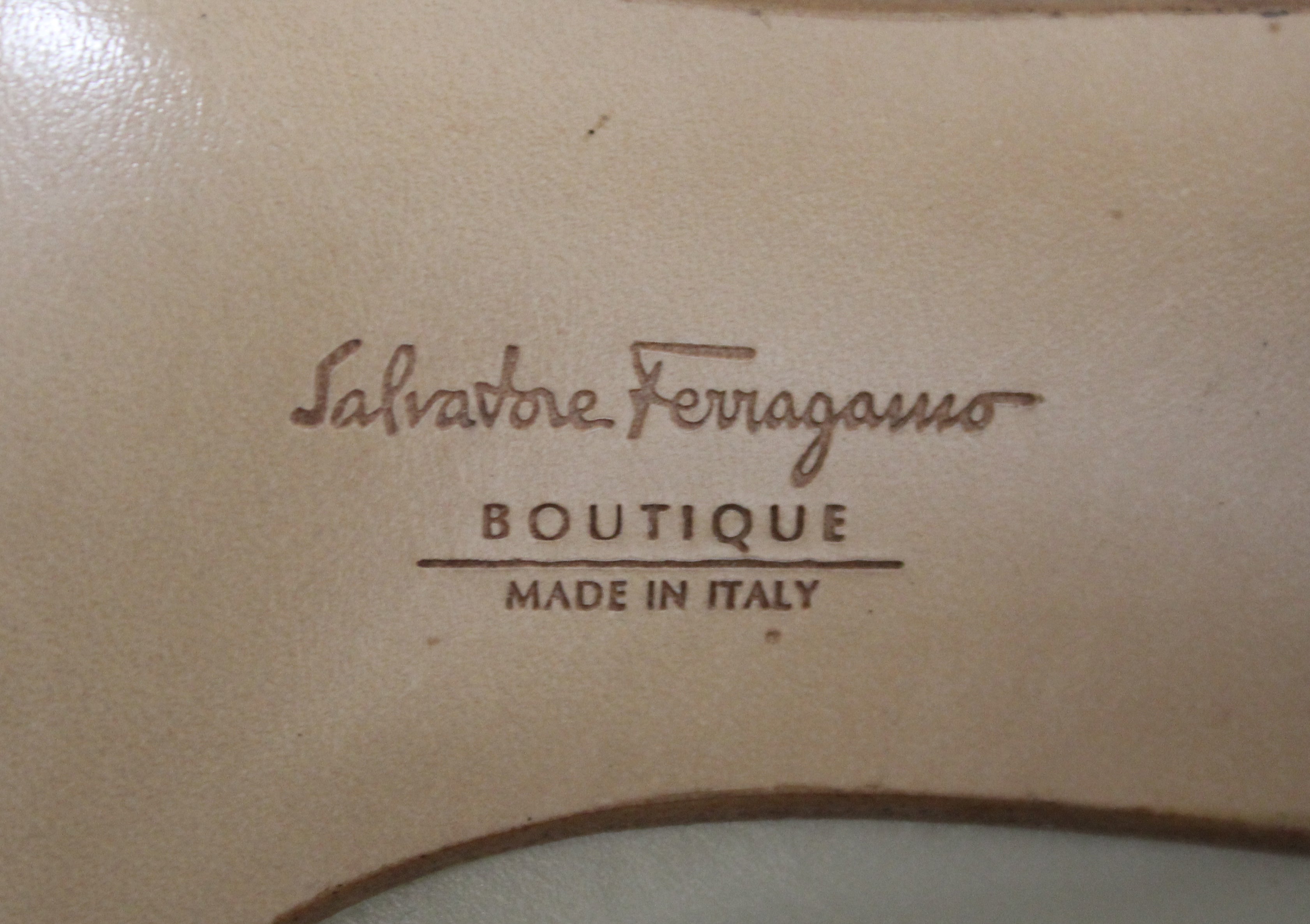 Authentic NEW Salvatore Ferragamo Beige Calf Leather Pumps Size 5.5B