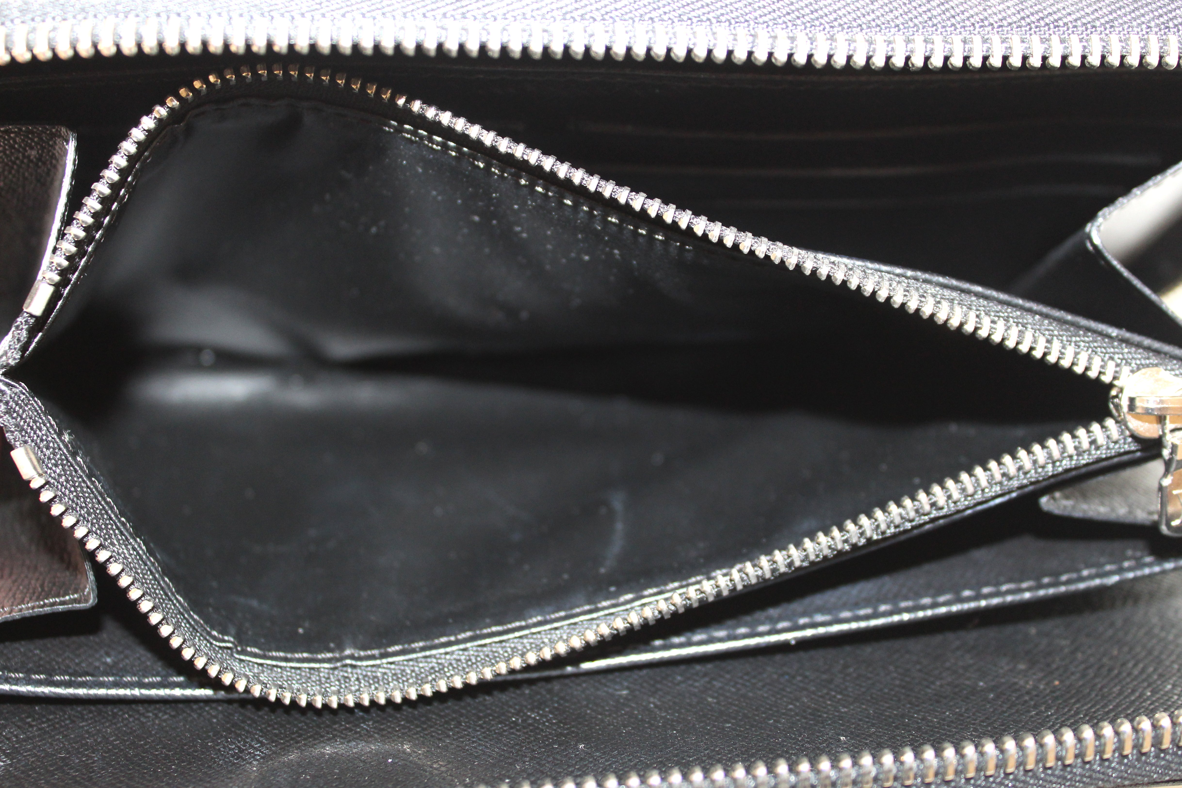Authentic Louis Vuitton Metallic Black Electric Epi Leather Zippy Organizer Wallet