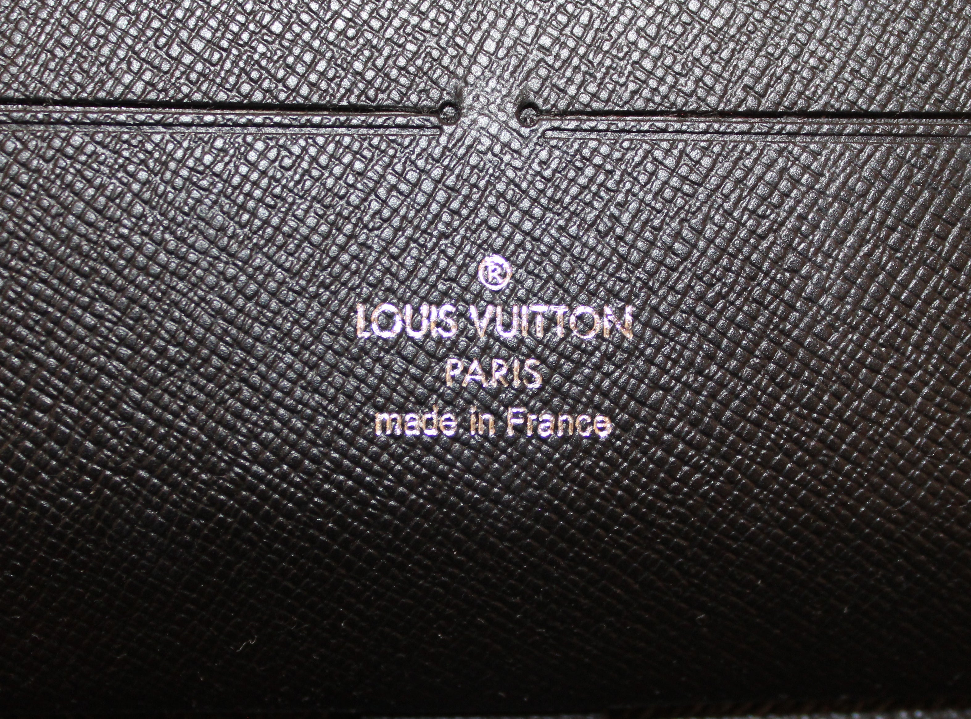 Authentic Louis Vuitton Metallic Black Electric Epi Leather Zippy Organizer Wallet