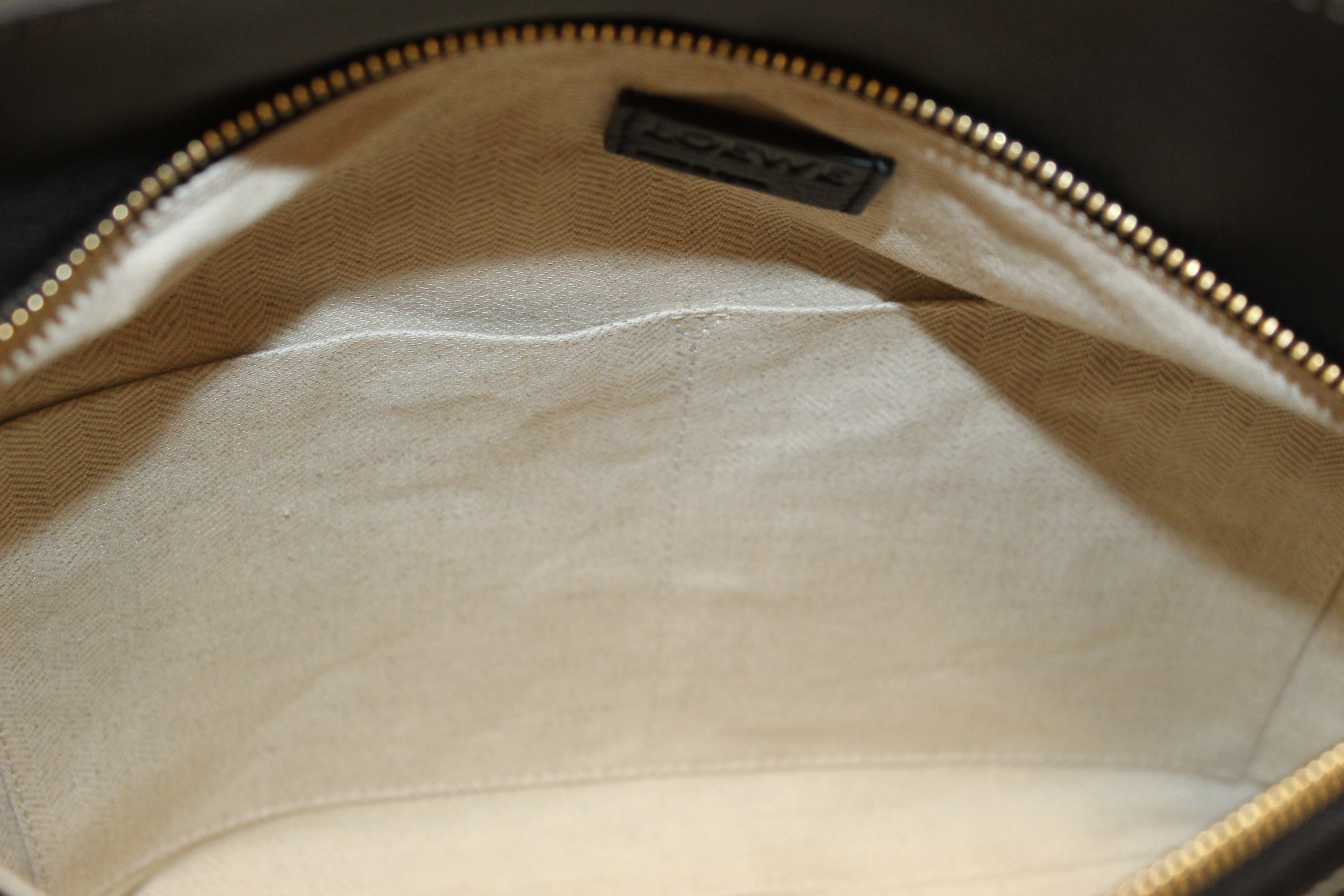 Authentic Loewe Grained Calfskin Two Tone Medium Puzzle Bag – Paris Station  Shop