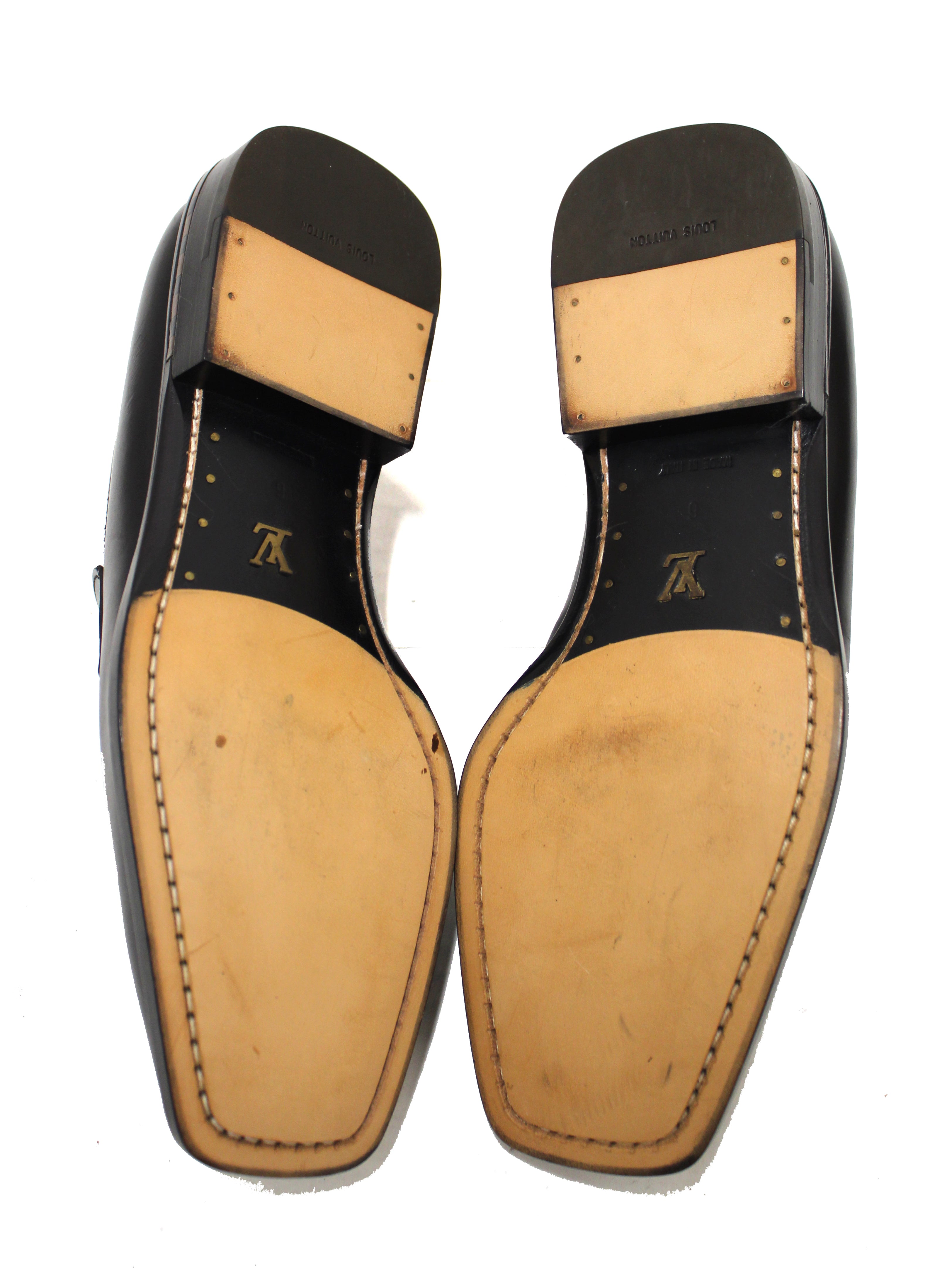 Louis Vuitton men's black shoes loafers 👞 preorder japan, Men's Fashion,  Footwear, Dress Shoes on Carousell