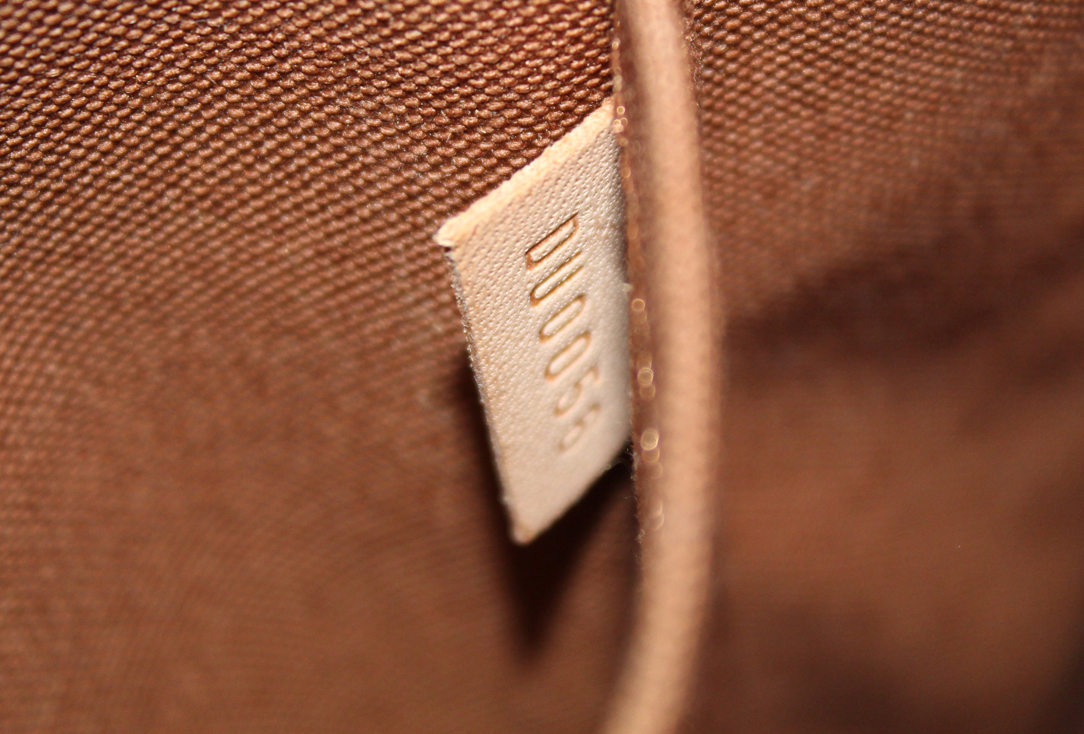 Authentic Louis Vuitton Classic Monogram Bosphore MM Messenger Bag
