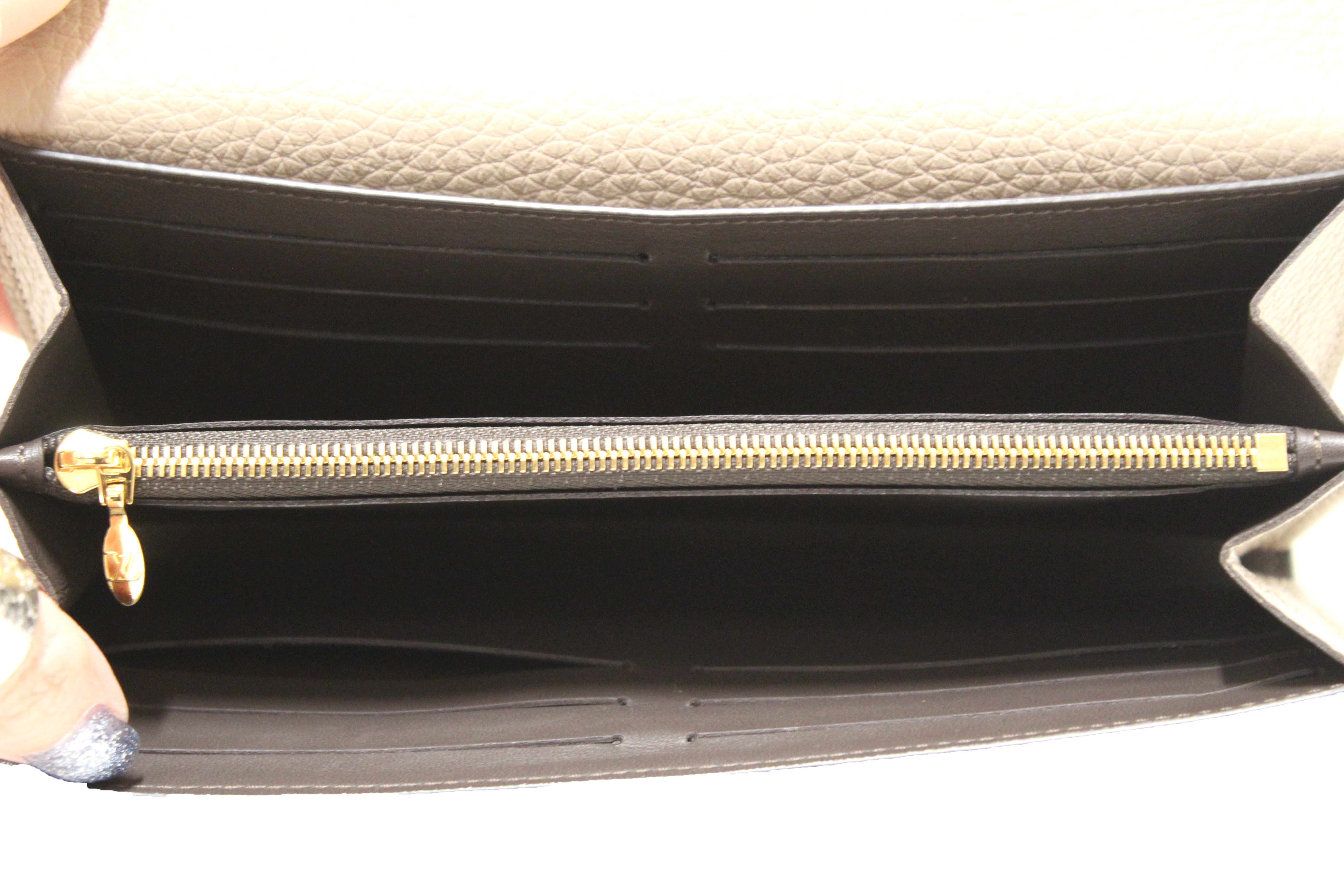 Louis Vuitton Pebble Taurillon Leather Capucines Wallet Auction
