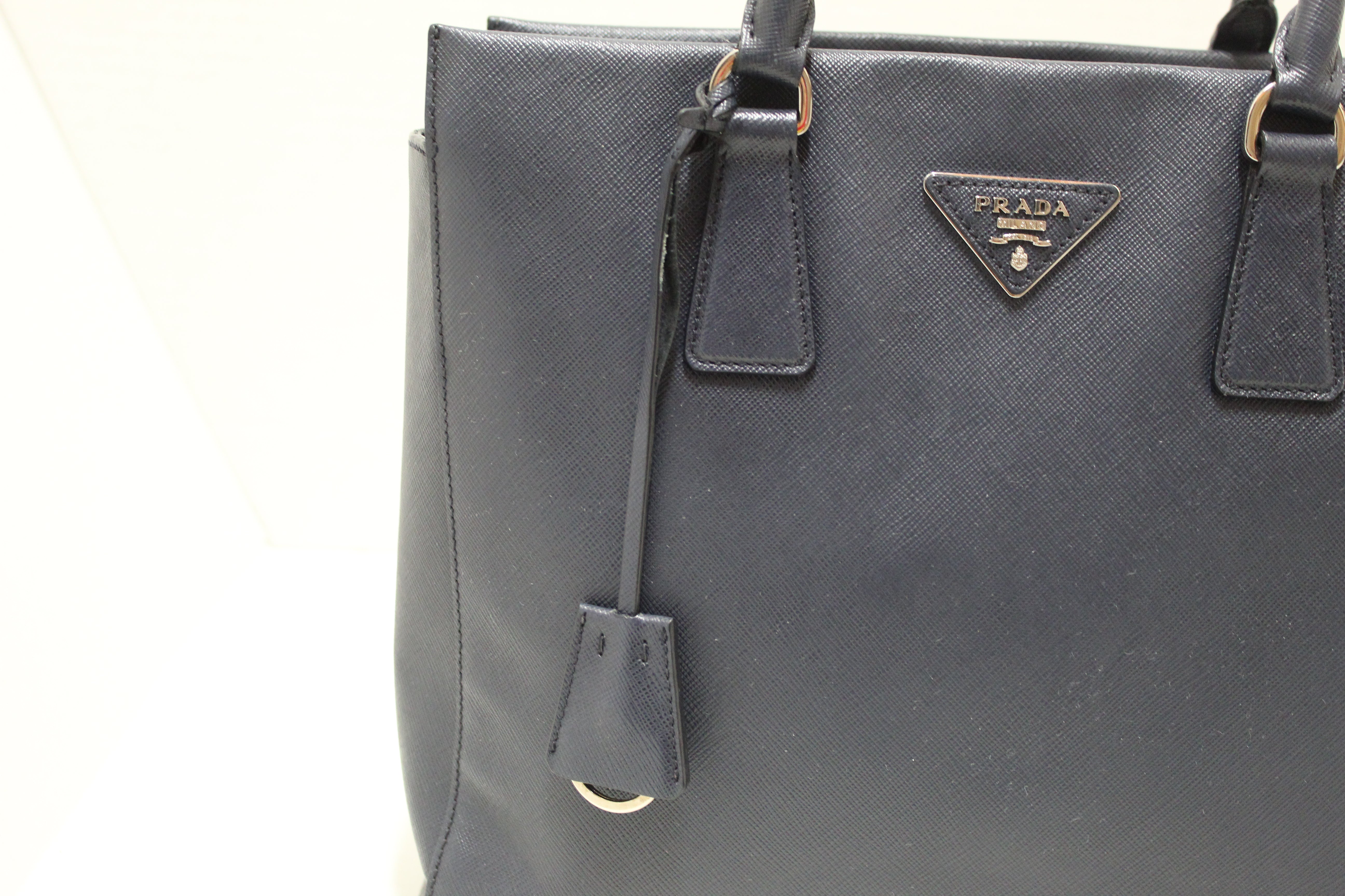 Saffiano PRADA Black Tessuto Tote Bag Very Good Condition / Large