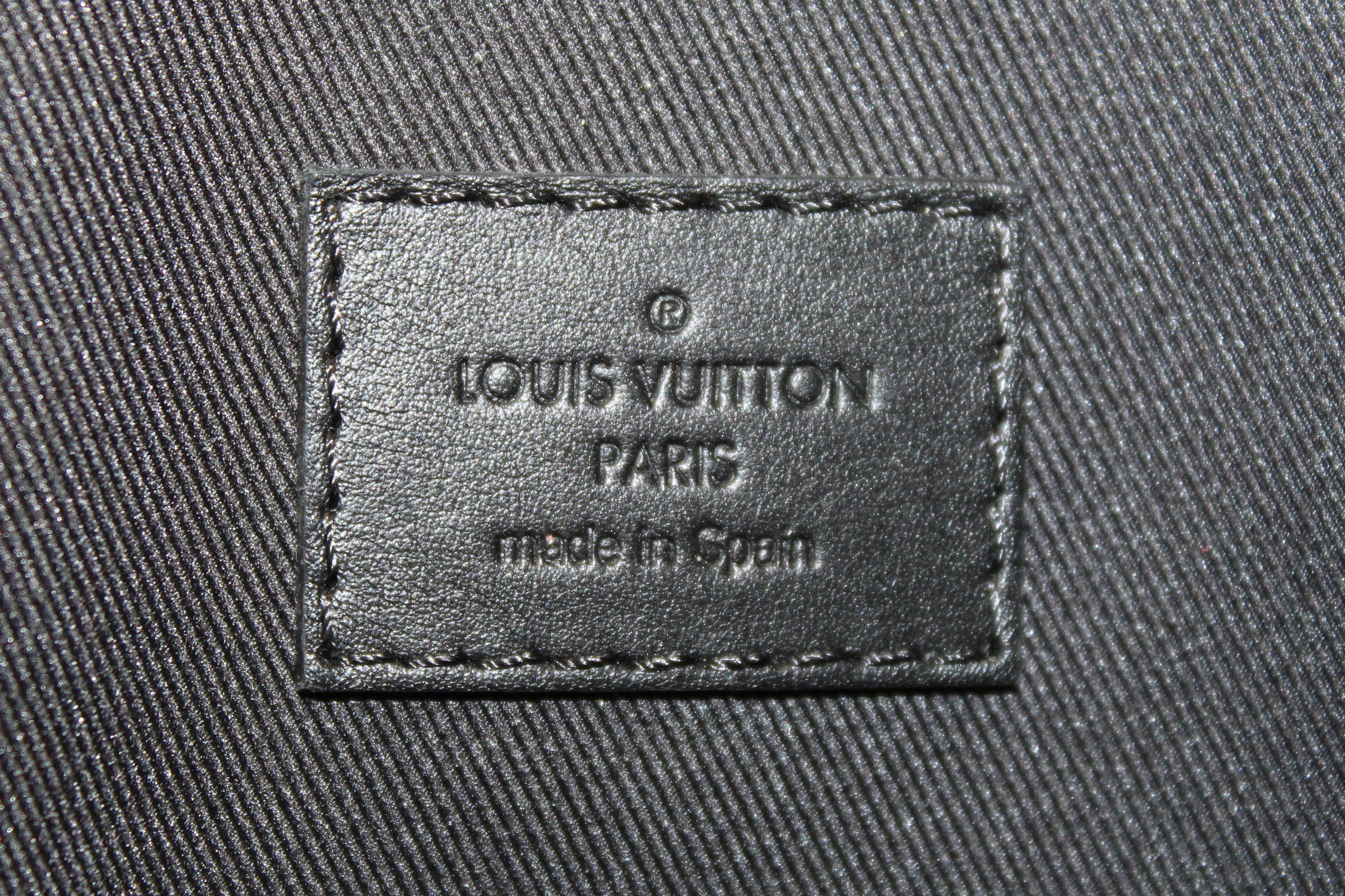 Louis Vuitton Discovery Bumbag PM Body Bag M21427 Nylon Leather Black TGIS